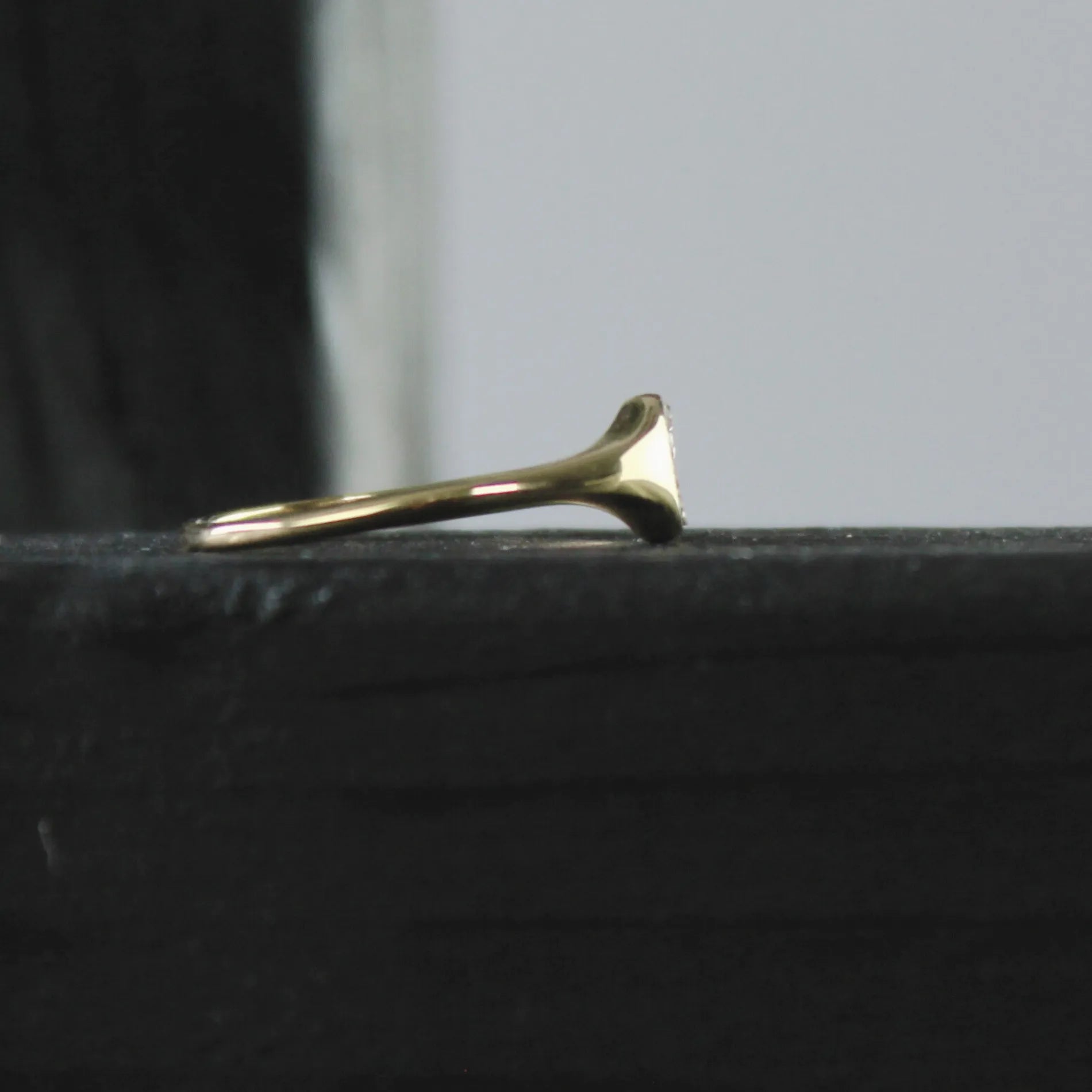 Joy Waterproof CZ Circle Signet Ring 18K Gold Plating, Dansk Copenhagen