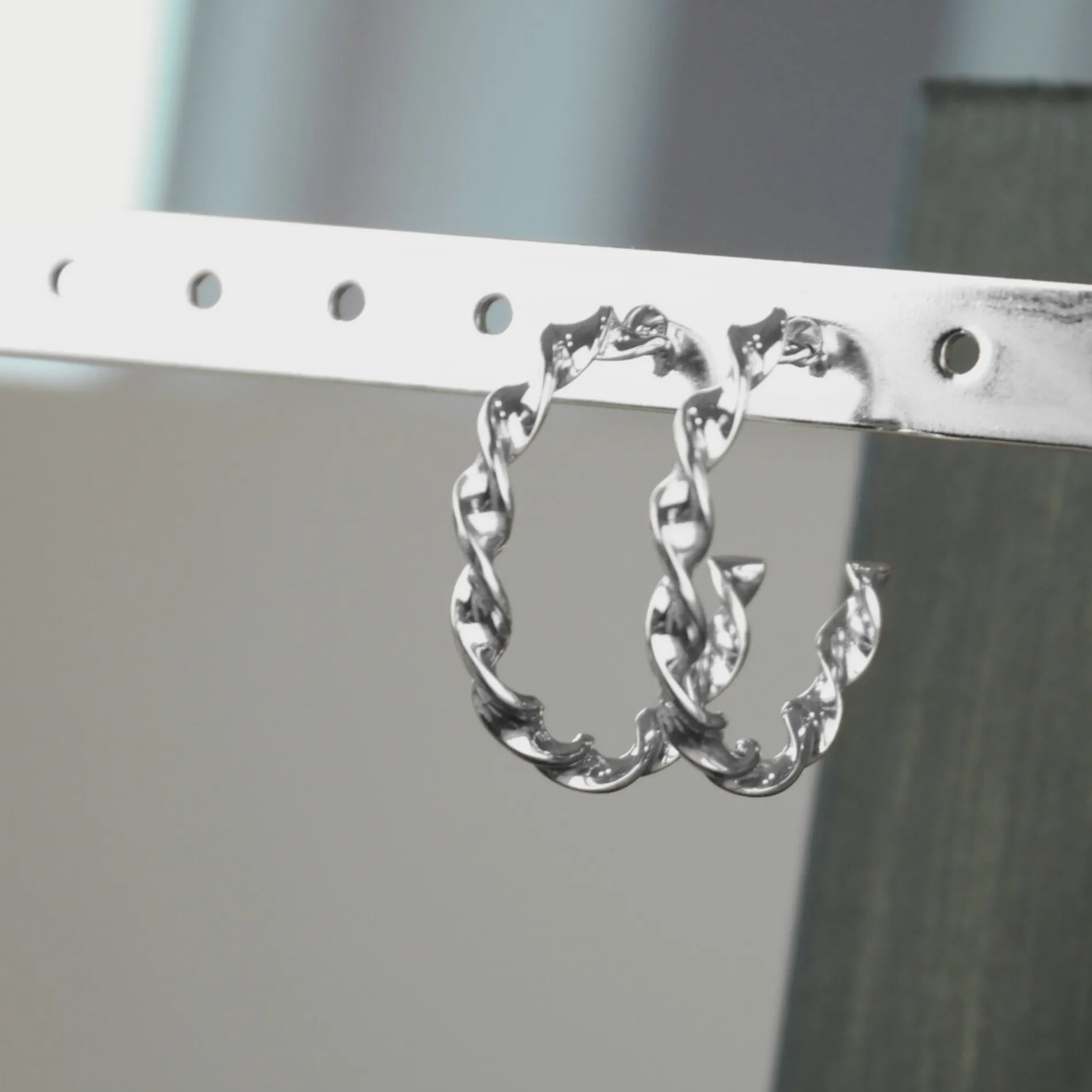 Passion Waterproof Short Twisted Hoop Silver Plating, Dansk Copenhagen