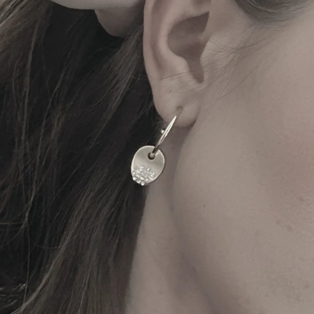 What Jewellery Is Hypoallergenic? - DNSK Copenhagen