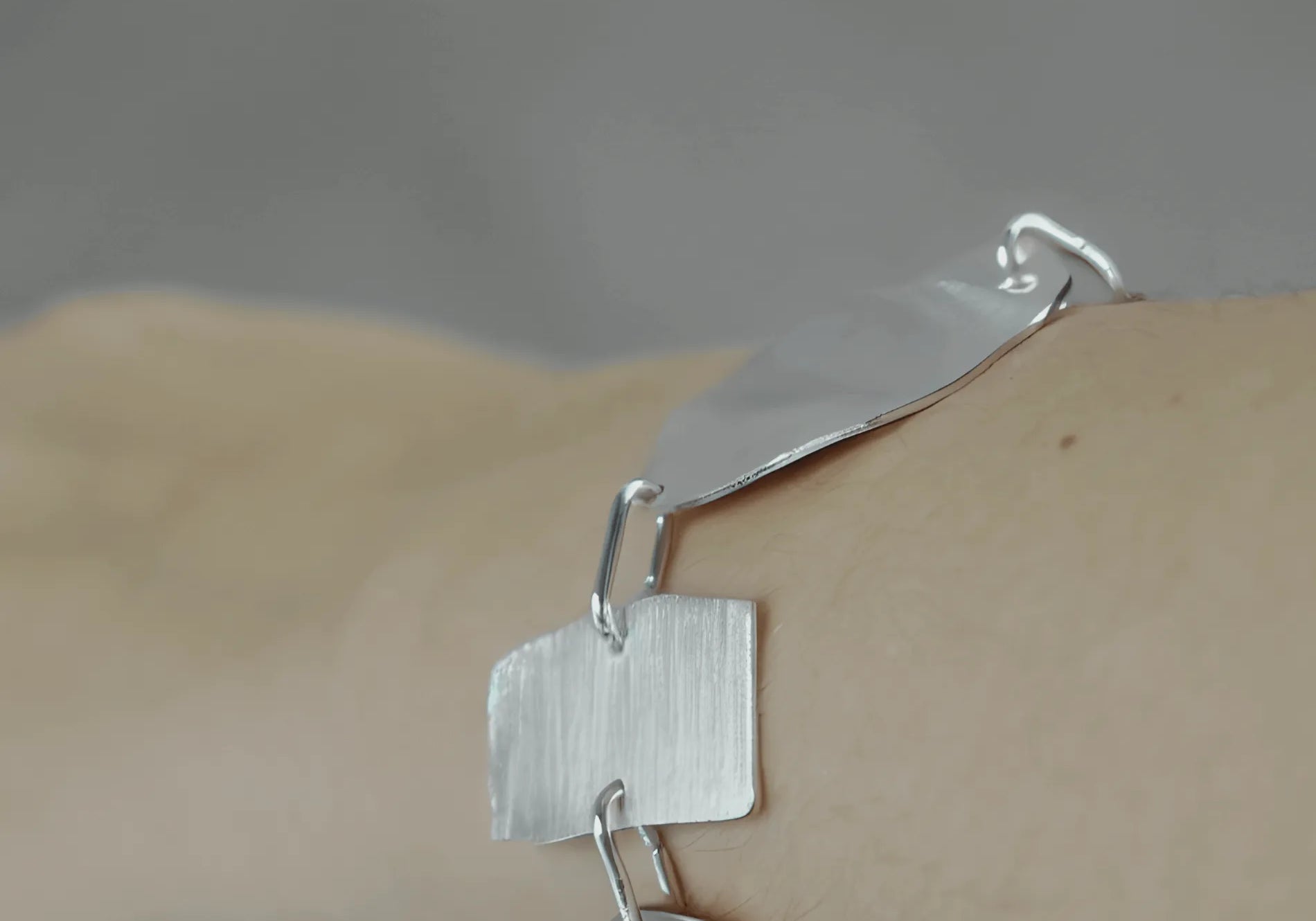 Scandinavisch minimalistisch juweelontwerp I Scandinavisch DNA sinds 1971 I Dansk Copenhagen