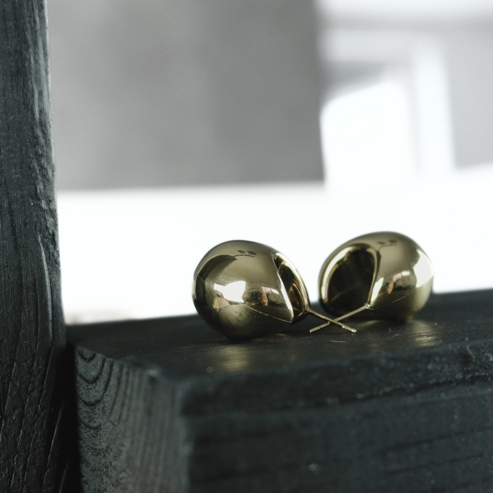 Courage Waterproof Chunky Sphere Earring 18K Gold Plating I Dansk Copenhagen