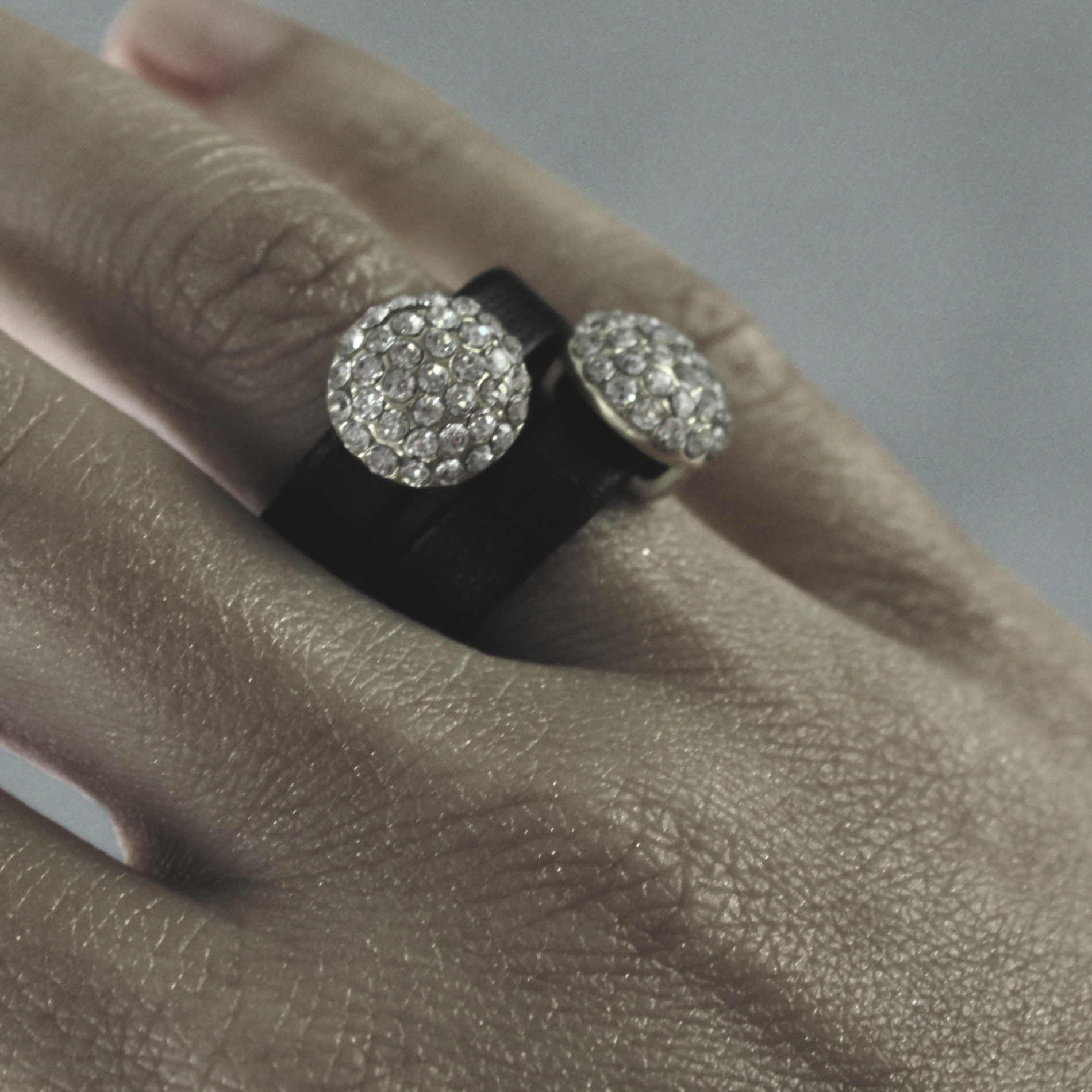 Audrey IN:STORE Crystal Leather Ring Silver Plating, DNSK Copenhagen
