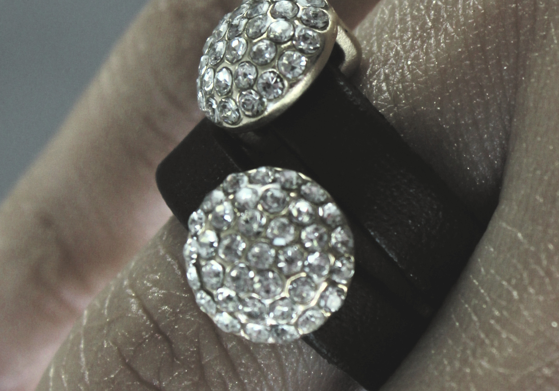 Audrey IN:STORE Crystal Leather Ring Silver Plating, DNSK Copenhagen