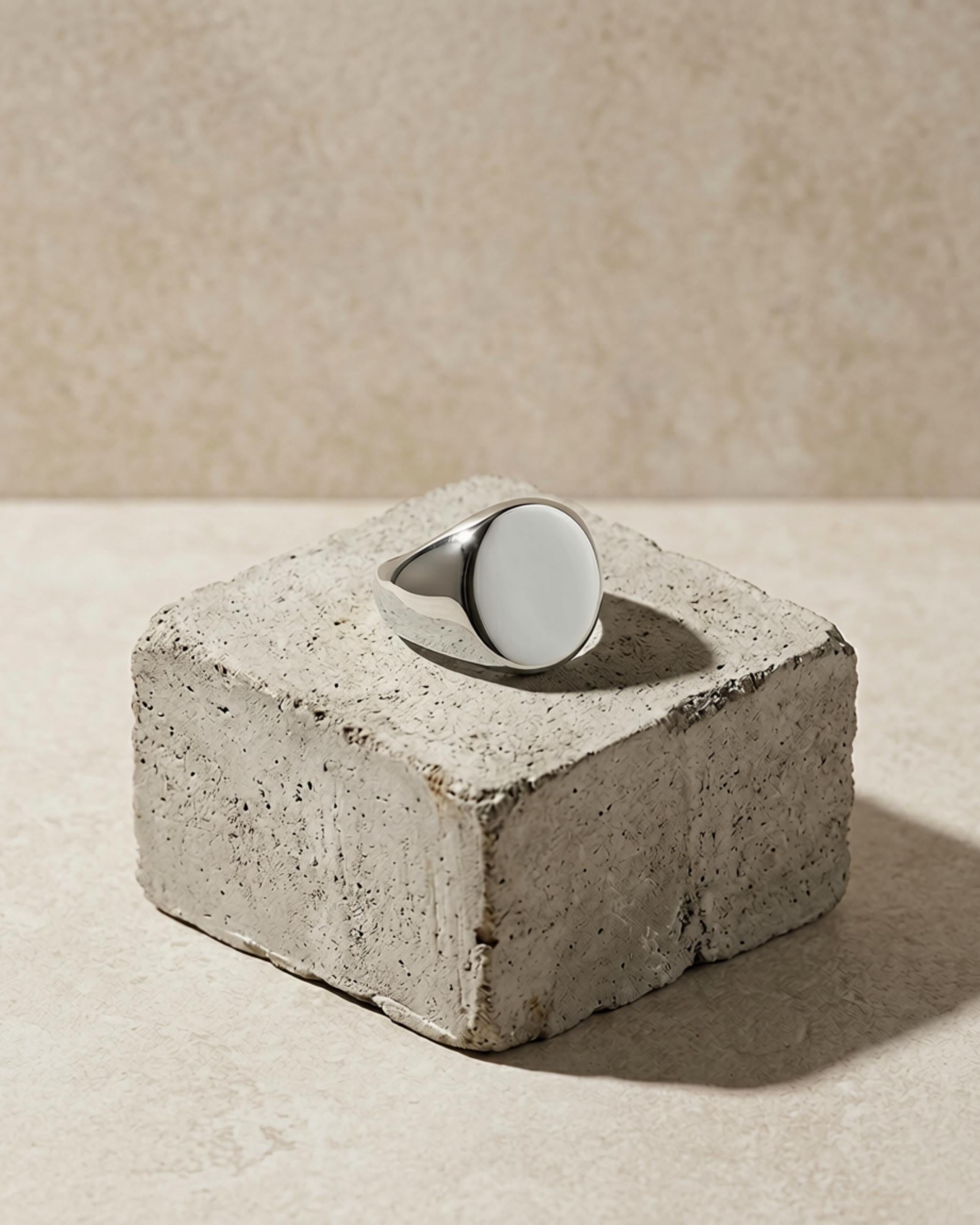 Courage Waterproof Opvallende zegelring met dikke band, verzilverd