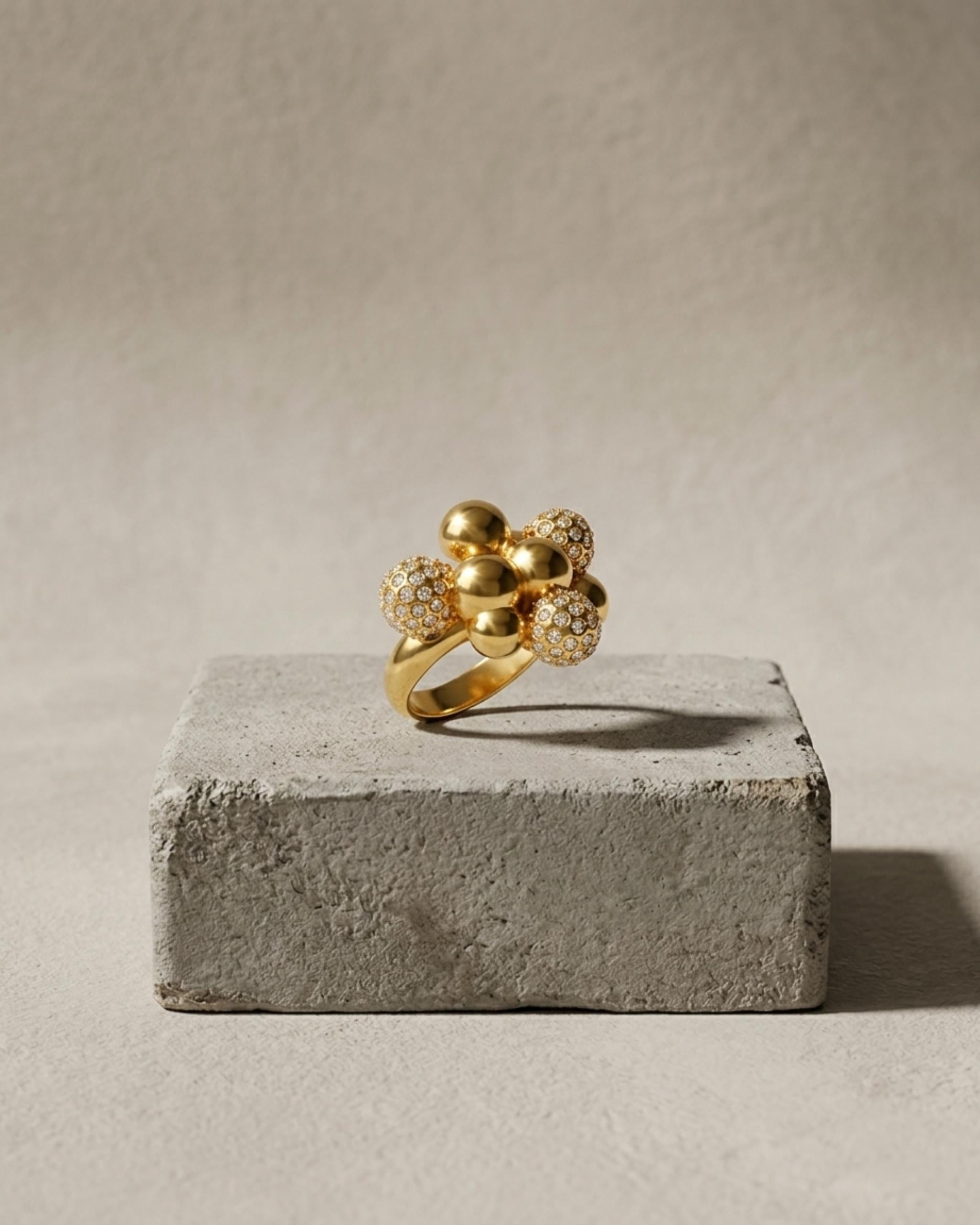 Joy Waterproof Ring met meerdere bolletjes en heldere CZ-steentjes, 18-karaats verguld