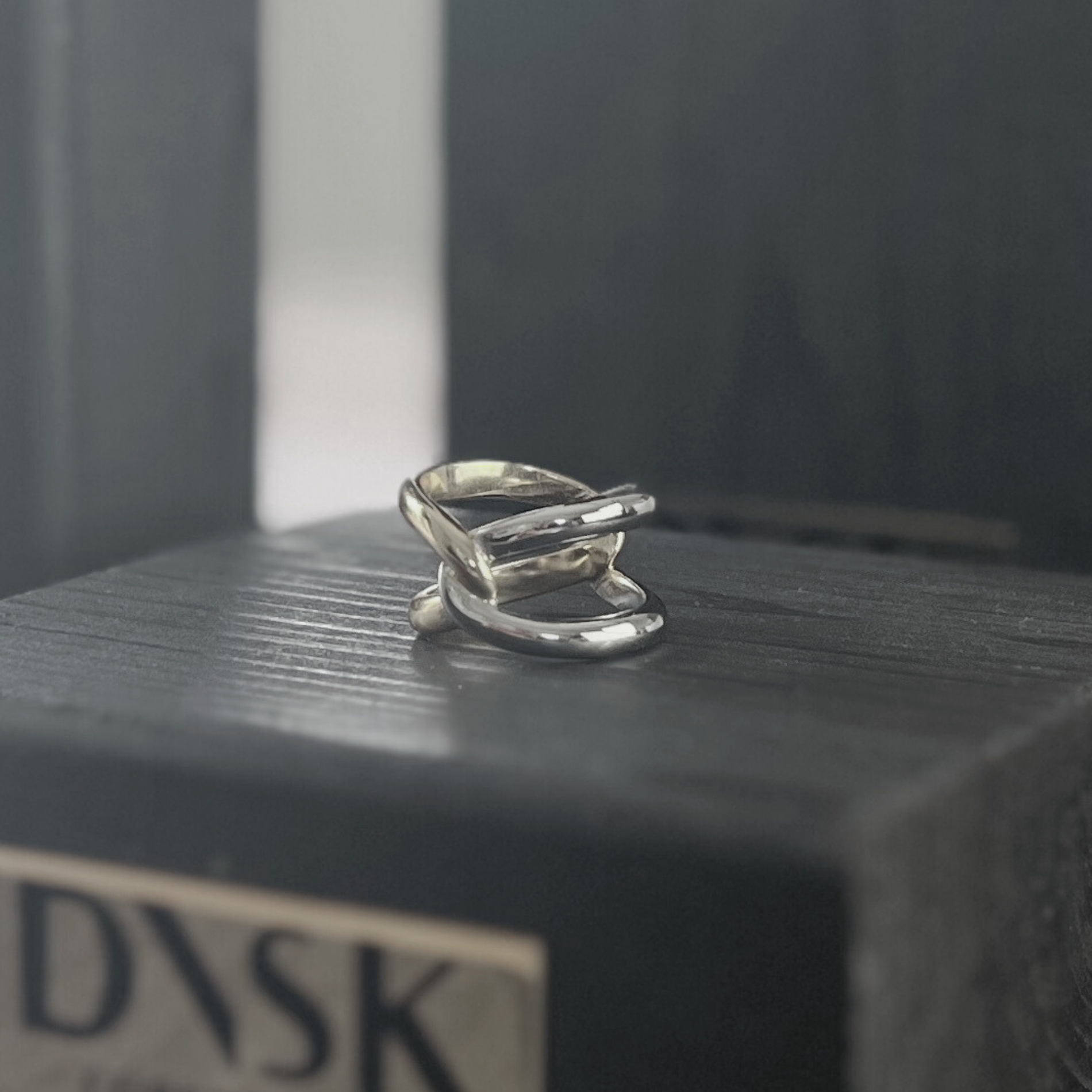 Passion Waterproof 2-Tone Knot Ring 18K Gold Plating, DNSK Copenhagen