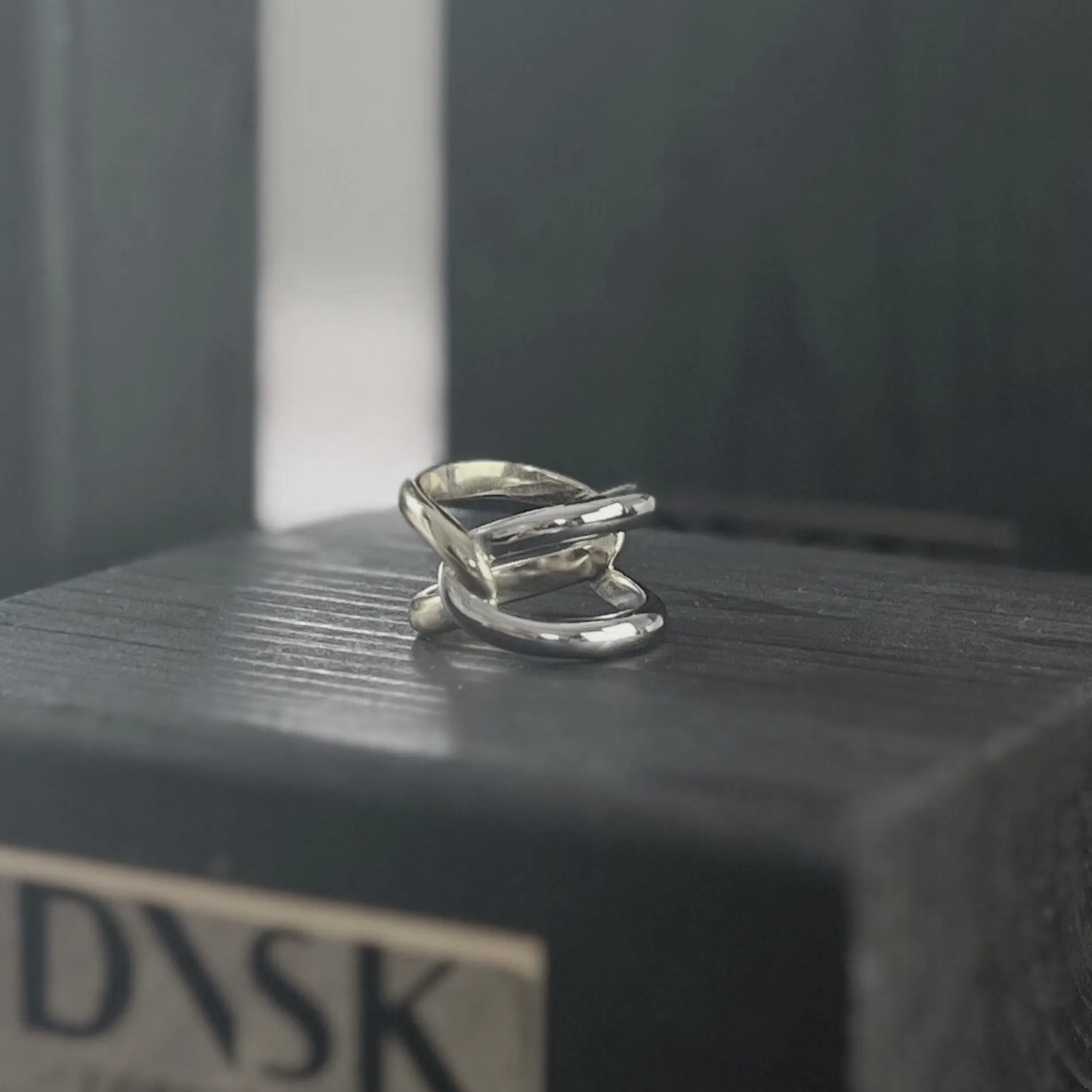 Passion Waterproof 2-Tone Knot Ring 18K Gold Plating, DNSK Copenhagen
