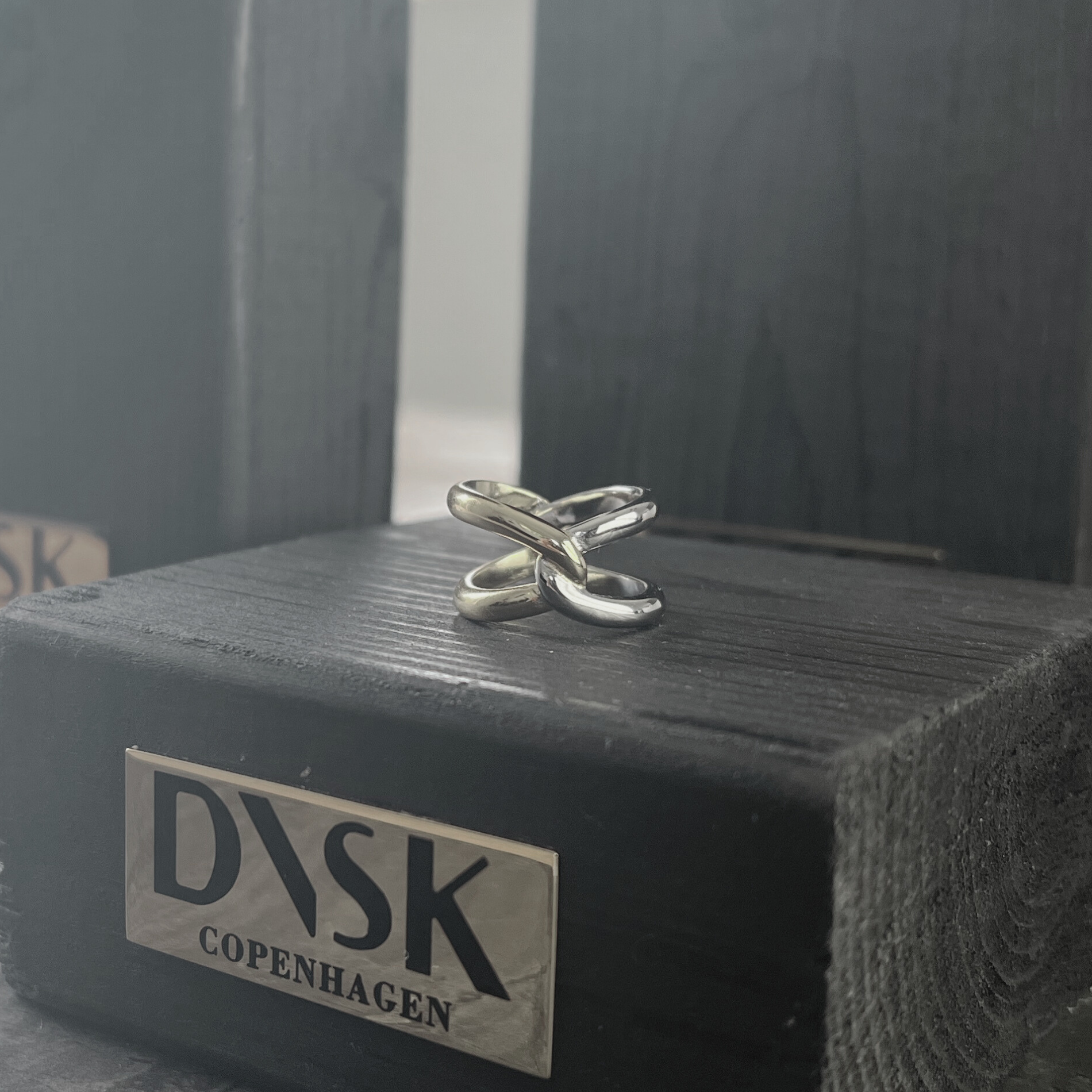 Passion Waterproof 2-Tone Knot Ring 18K Gold Plating, DNSK Copenhagen