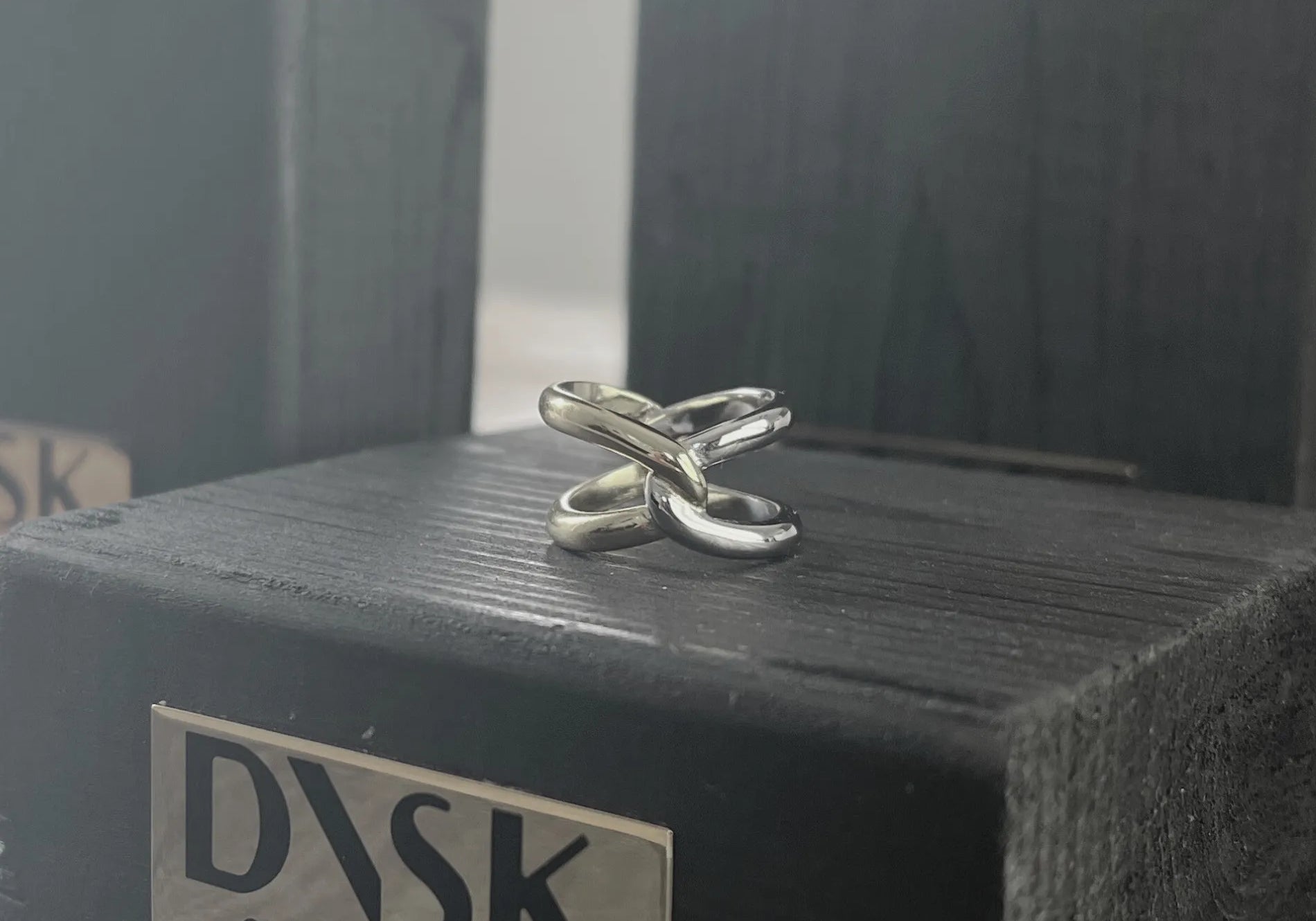 Passion Waterproof 2-Tone Knot Ring 18K Gold Plating, DNSK Copenhagen