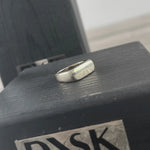Passion Waterproof Bague carrée plaquée or 18K, DNSK Copenhagen
