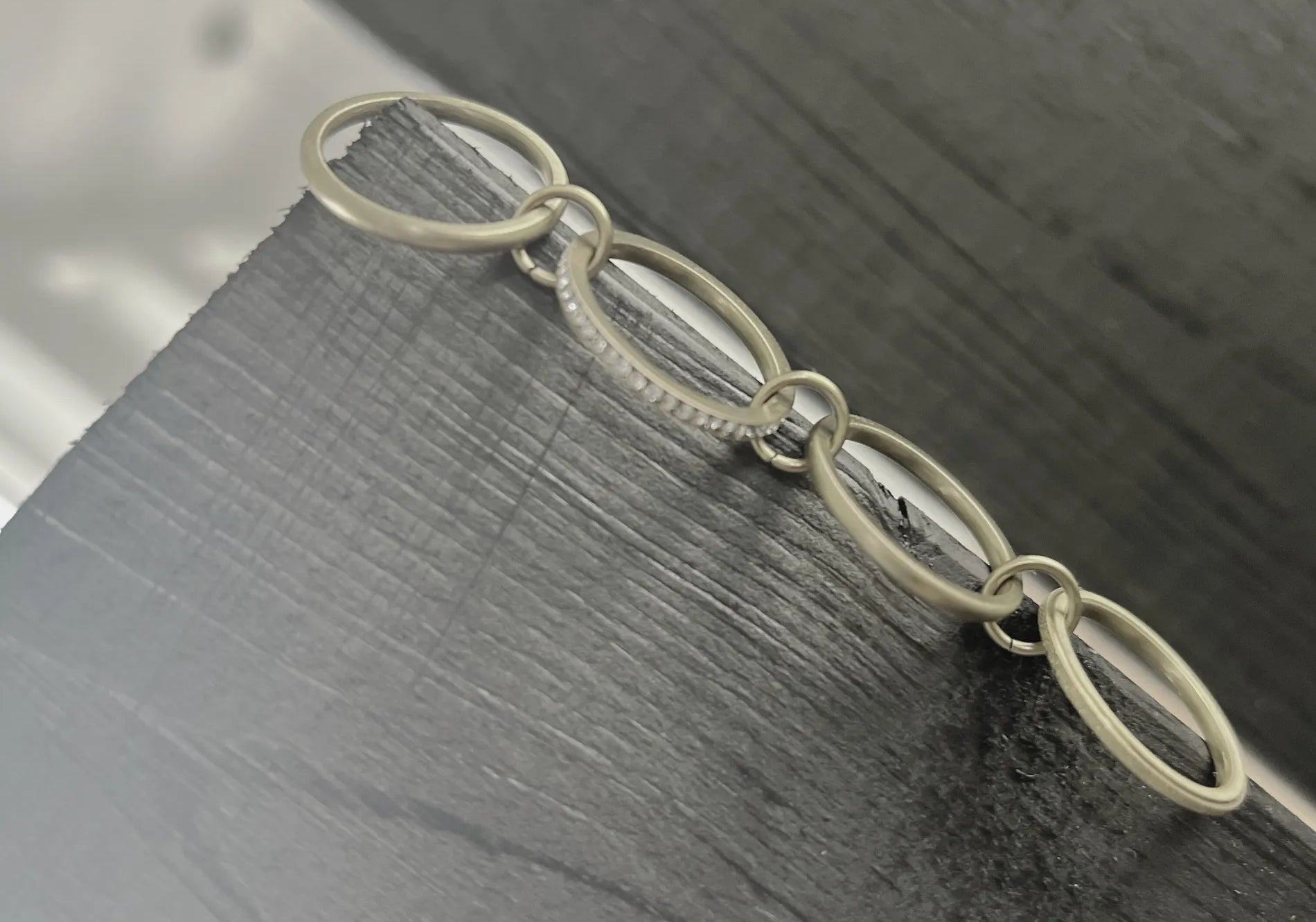 Joy Waterproof Bague multi CZ plaquée or 18K, DNSK Copenhagen