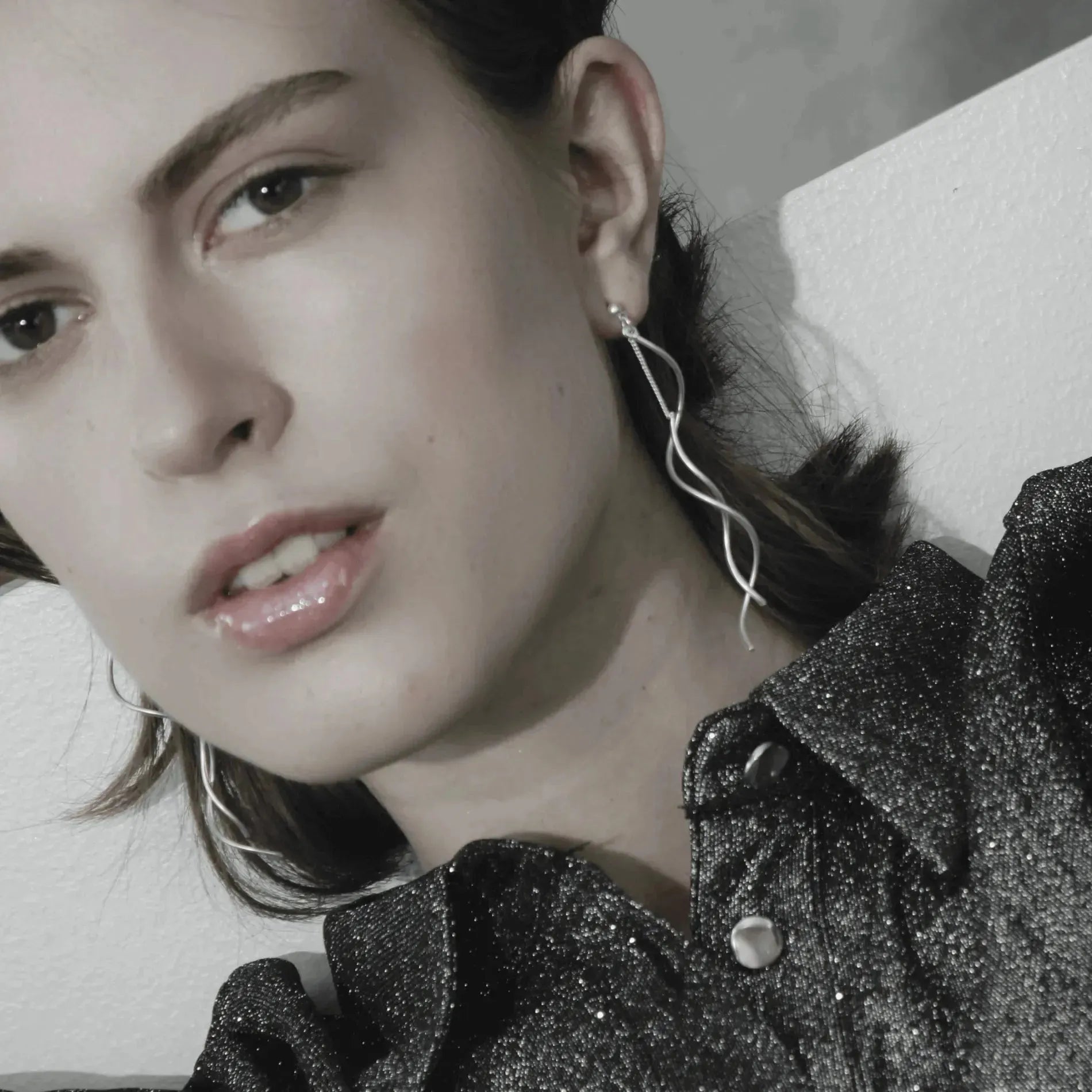 Tara Revolve Earring Rhodium PlatingDNSK Copenhagen