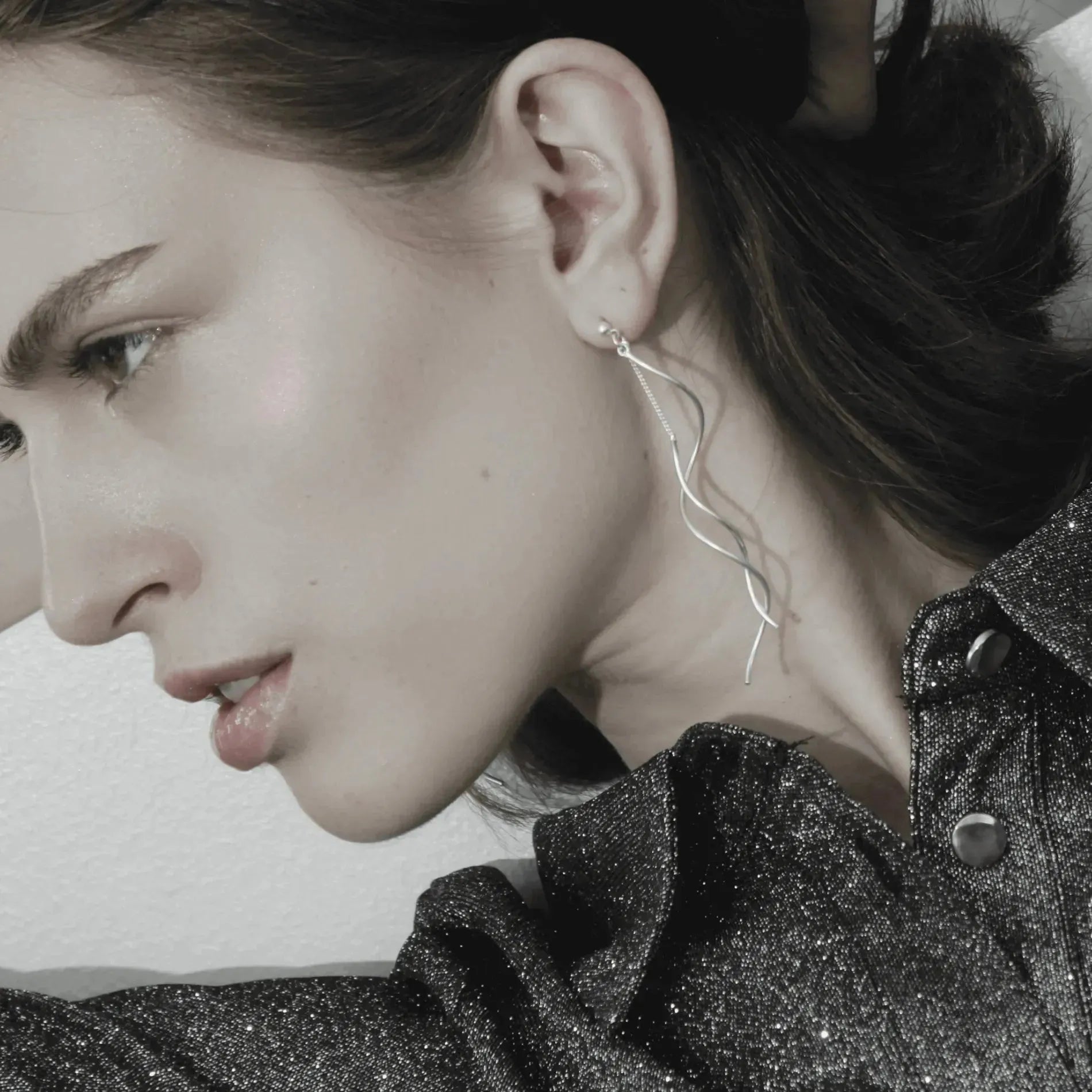 Tara Revolve Earring Rhodium PlatingDNSK Copenhagen