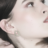 Alaya IN:STORE Pendiente asimétrico chapado en oro