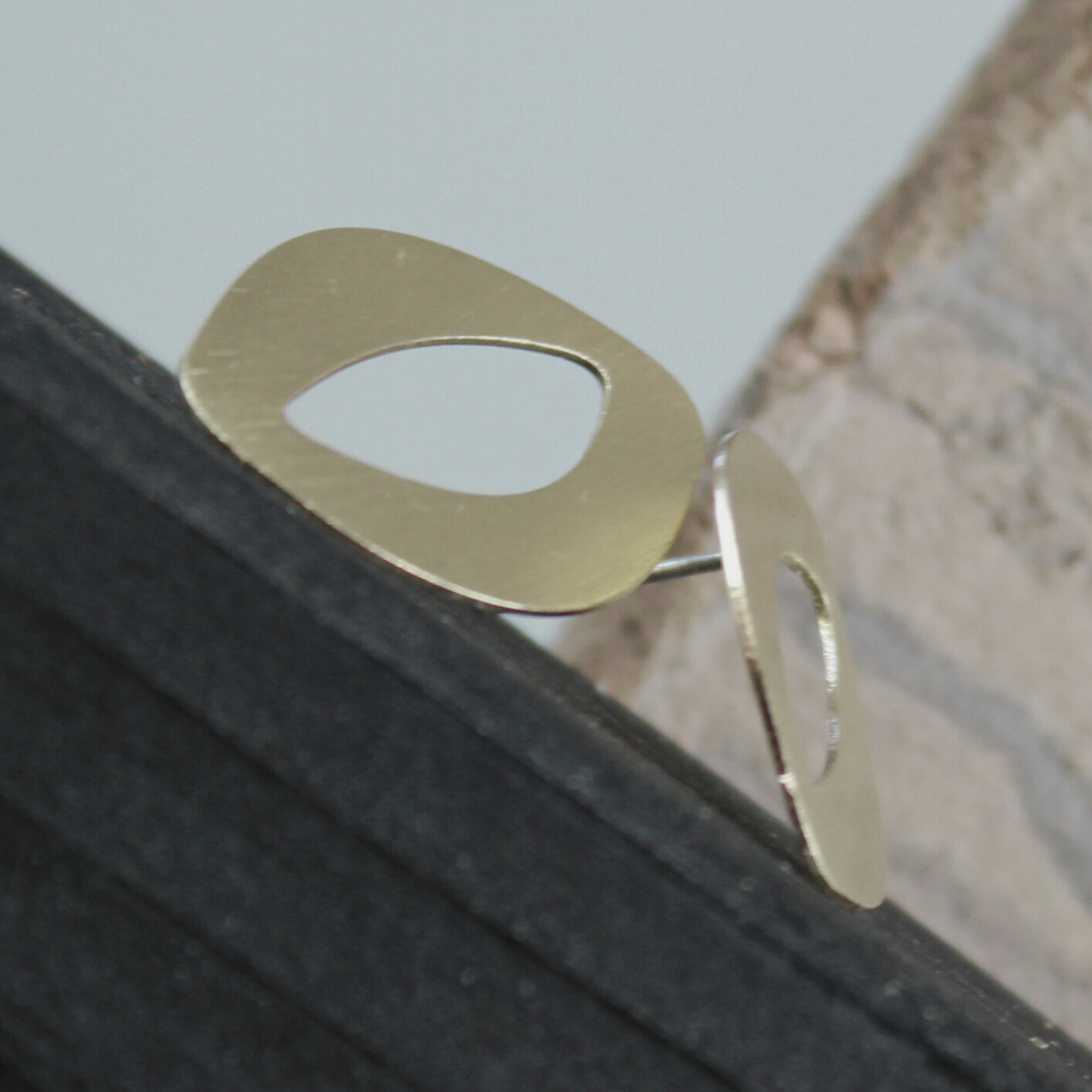 Alaya IN:STORE Asymmetrical Post Earring Gold Plating, DNSK Copenhagen
