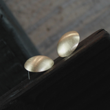 Alaya IN:STORE Pendiente Orbit Post Chapado en Oro