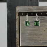 Audrey IN:STORE Pendiente Huggie Esmeralda Plateado
