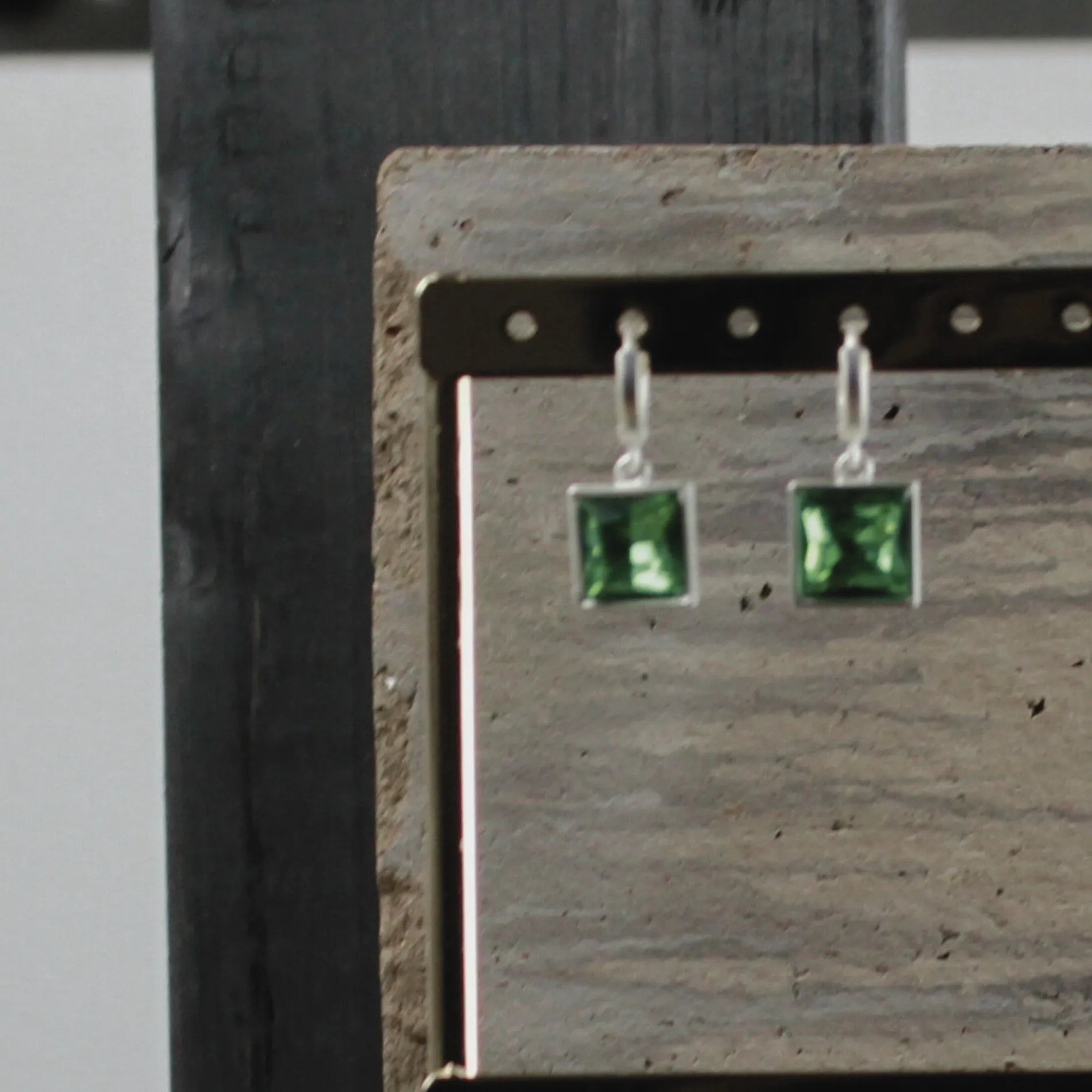 Audrey IN:STORE Emerald Huggie Earring Silver Plating, DNSK Copenhagen