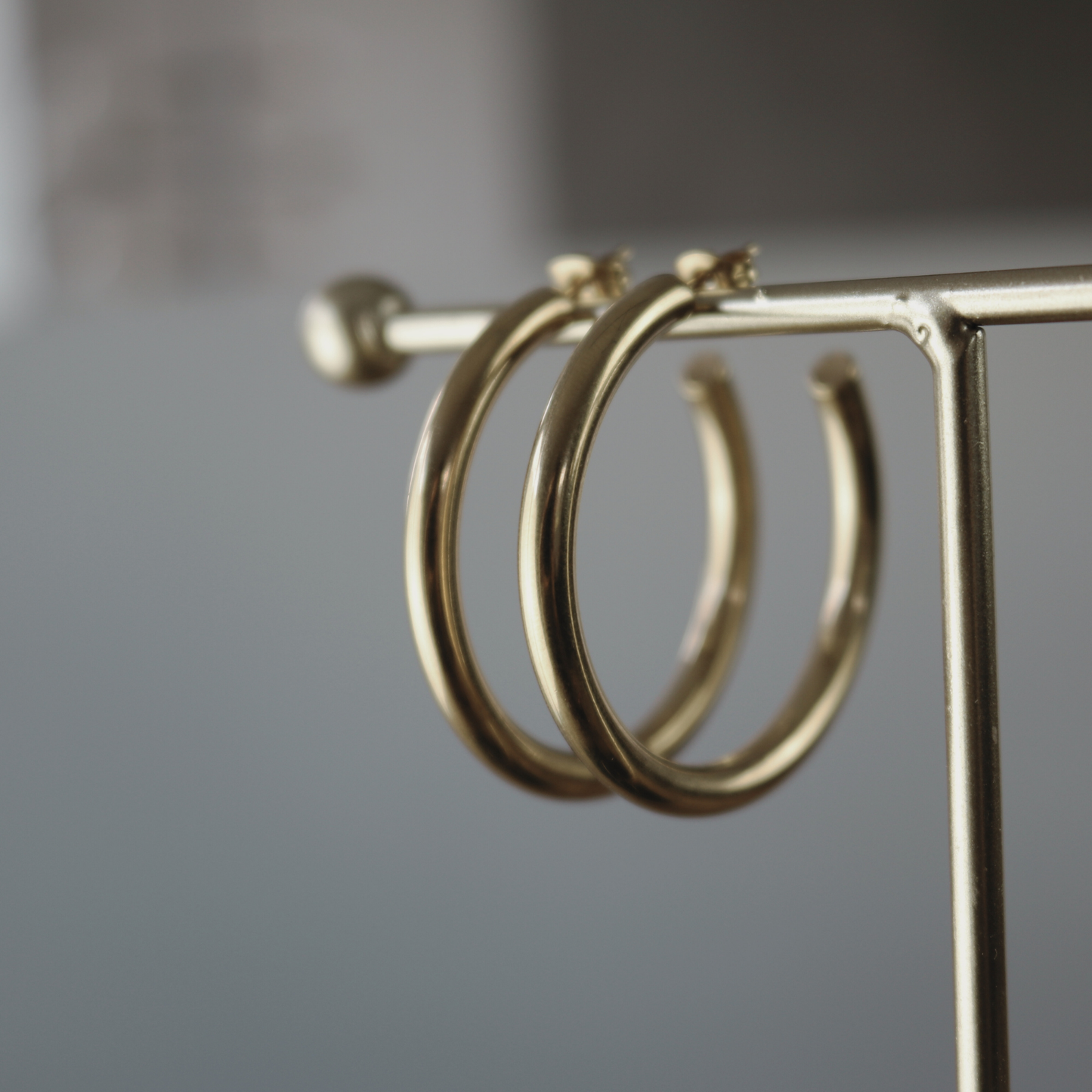 Passion Waterproof 40mm Chunky Hoop Earring 18K Gold Plating I Dansk Copenhagen