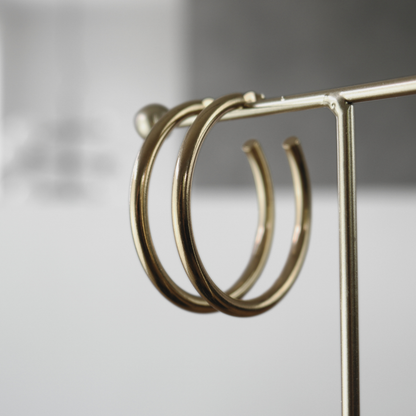 Passion Waterproof 50mm Chunky Hoop Earring 18K Gold Plating I Dansk Copenhagen