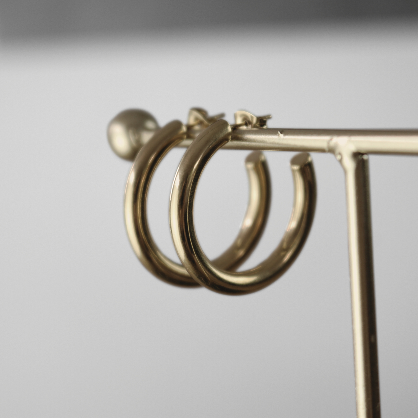 Passion Waterproof 30mm Chunky Hoop Earring 18K Gold Plating I Dansk Copenhagen