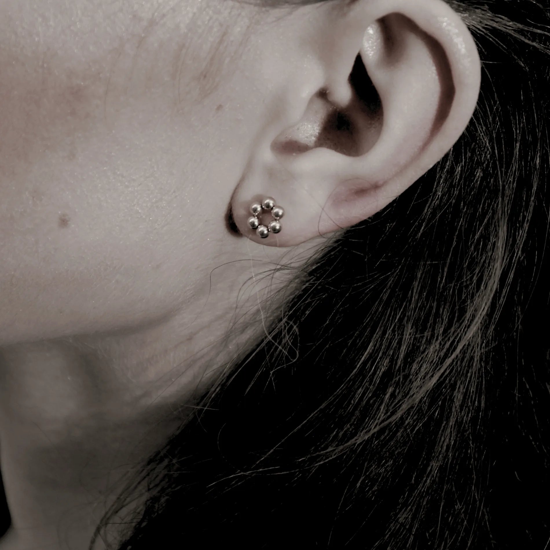 Passion Waterproof Circle Ball Earring 18K Gold PlatingDNSK Copenhagen