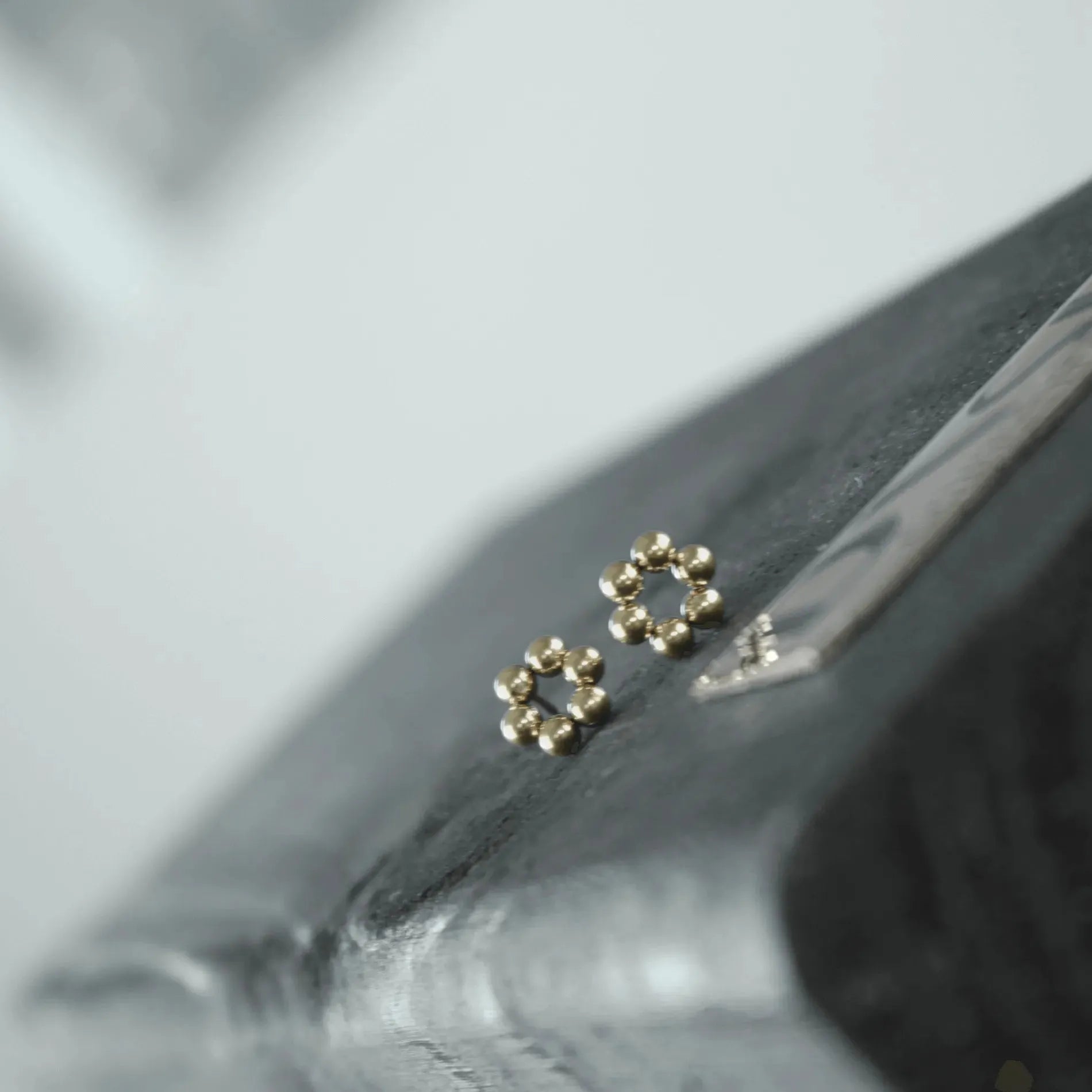 Passion Waterproof Circle Ball Earring 18K Gold PlatingDNSK Copenhagen