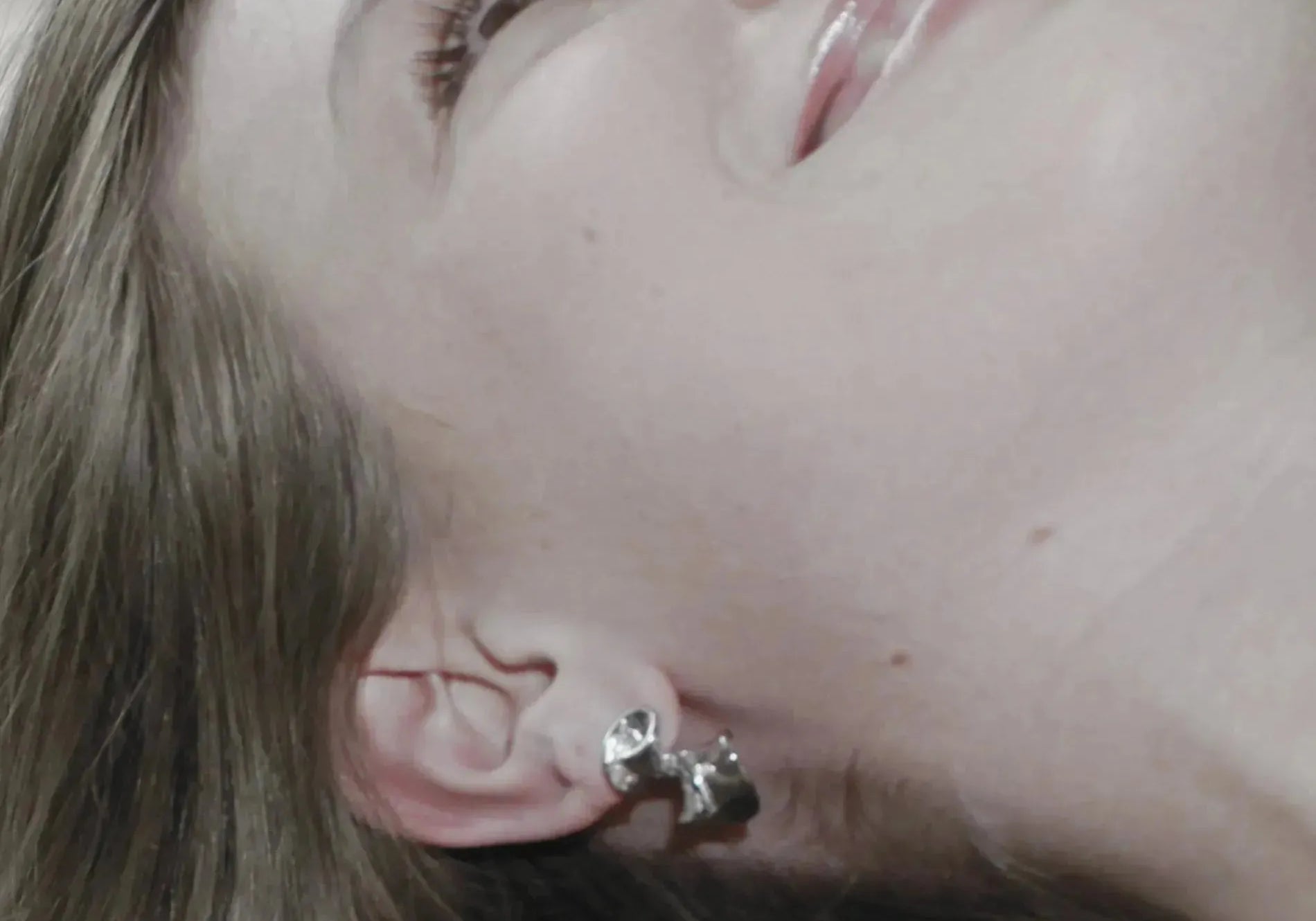 Courage Waterproof Mini Twist Earring 18K Gold Plating, Dansk Copenhagen