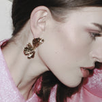 Courage Vandfast Curved Statement Ørering 18K Guldbelagt, Dansk Copenhagen.