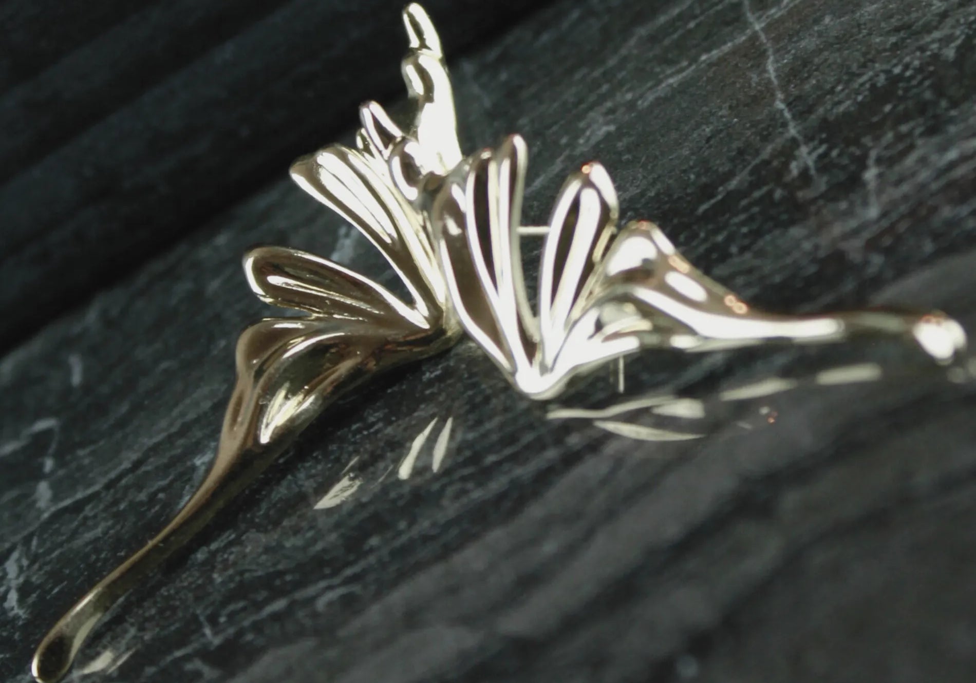 Courage Waterproof Wing Statement Oorbel 18K Verguld, Dansk Copenhagen