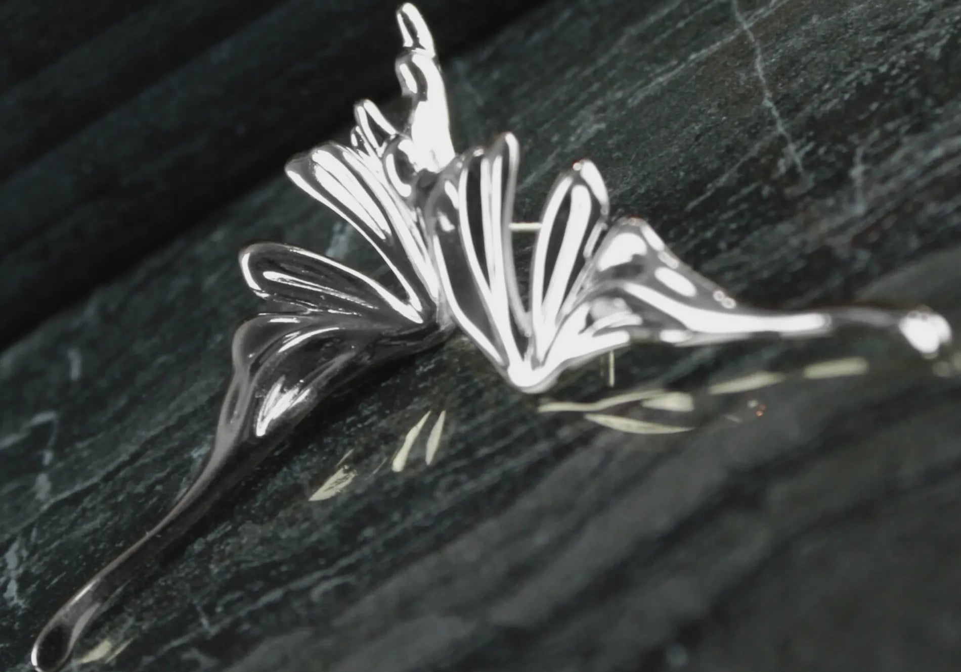 Courage Waterproof Wing Statement Oorbel Zilver Verguld, Dansk Copenhagen
