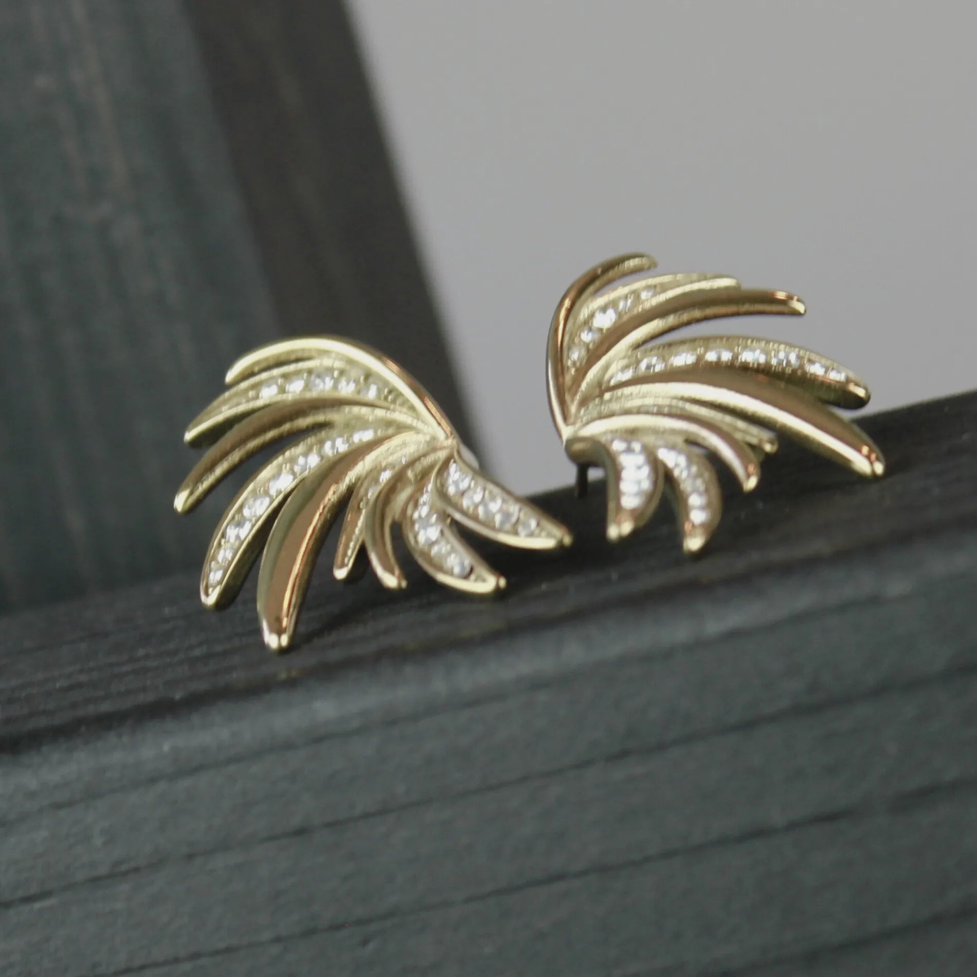 Joy Waterproof CZ Wing Statement Oorbel 18K Verguld, Dansk Copenhagen