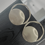 Courage Waterproof Geborstelde Artfull Ronde Oorbel Verzilverd, DNSK Copenhagen