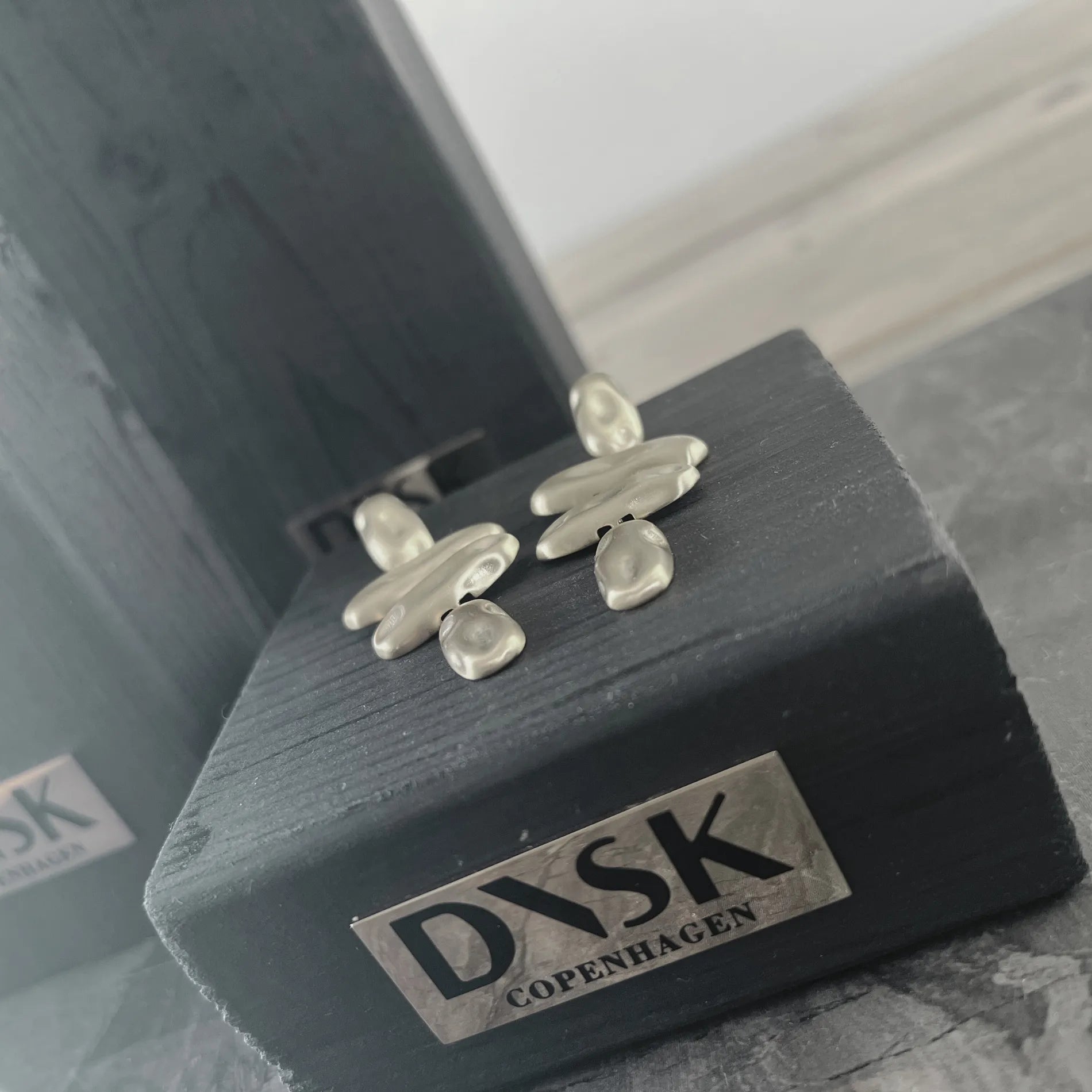 Courage Waterproof Brushed Organic Chandelier Earring Silver Plating, DNSK Copenhagen