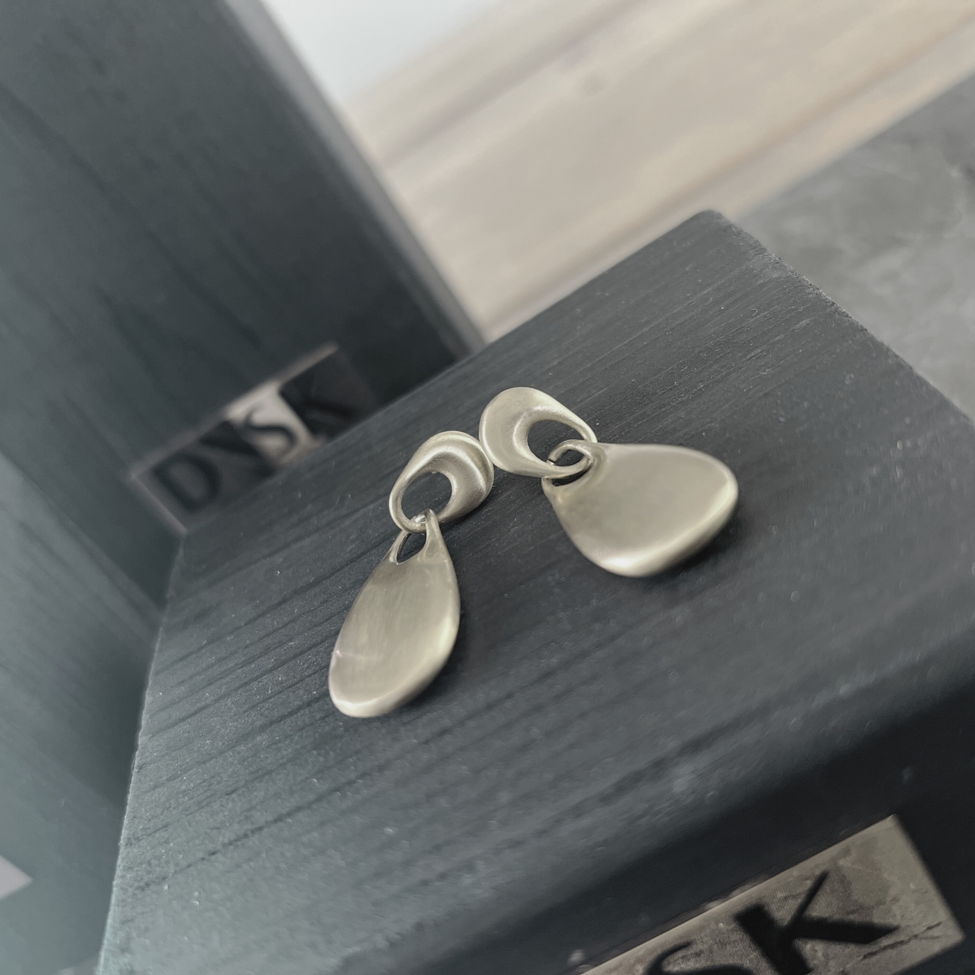 Courage Waterproof  Brushed Oval Drop Earring Silver Plating, DNSK Copenhagen