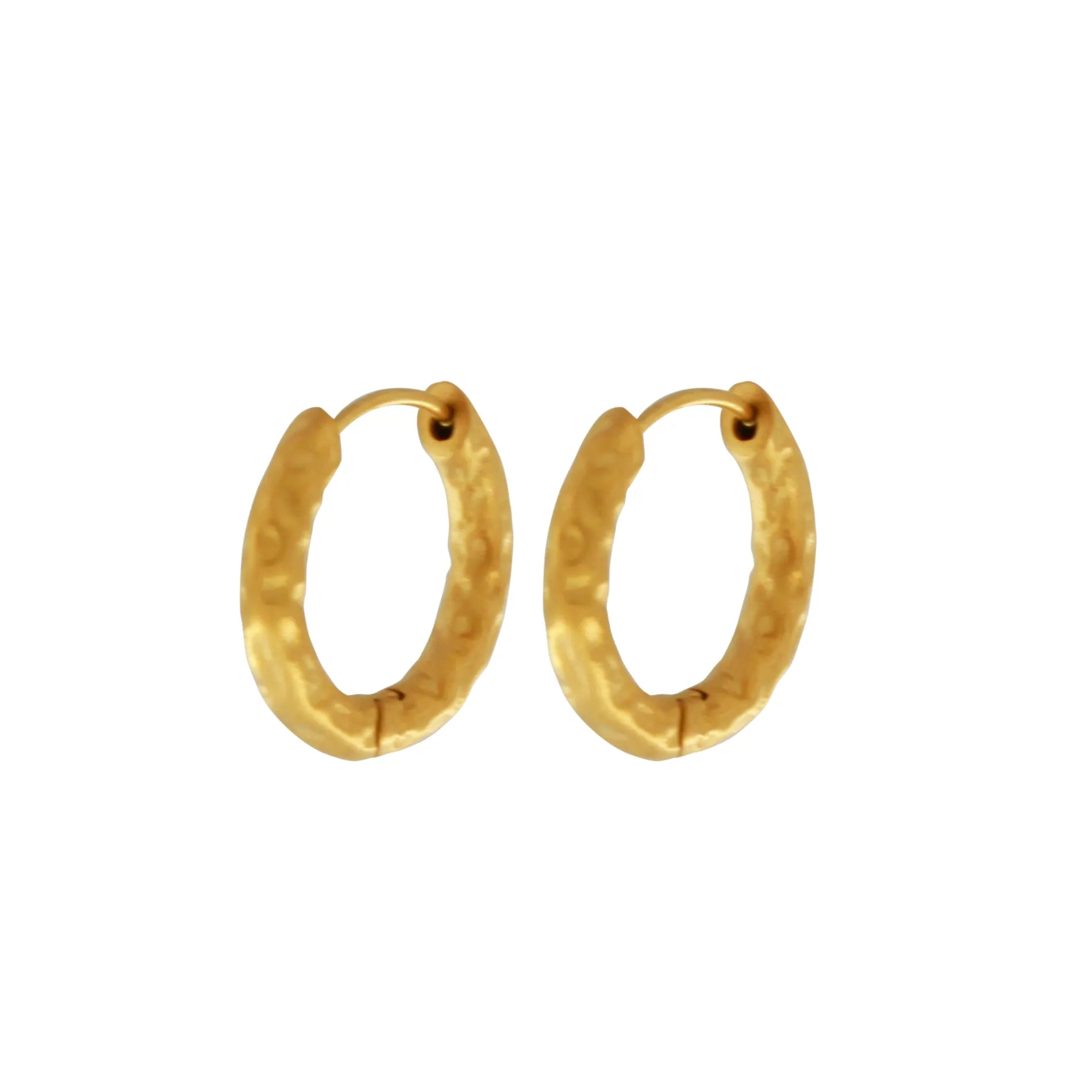 Courage Waterproof Hammered Huggie 18K Gold Plating, DNSK Copenhagen