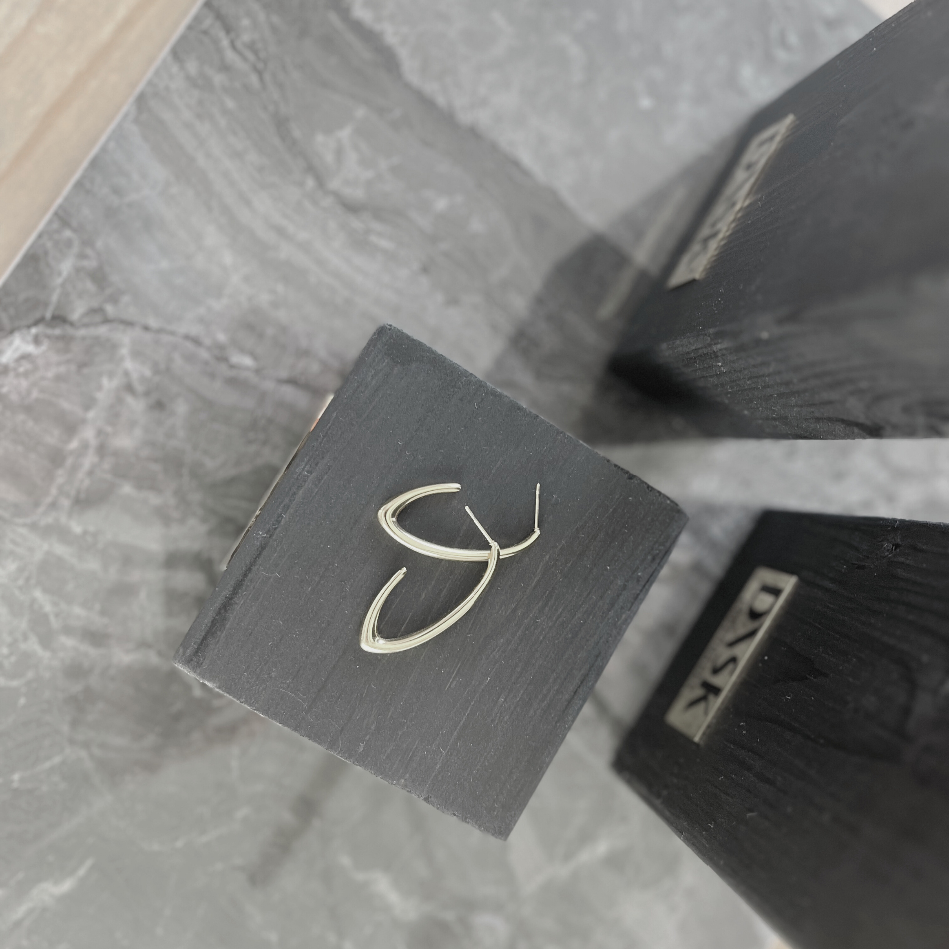 Passion Waterproof Simple Oval Creol 18K Gold Plating, DNSK Copenhagen