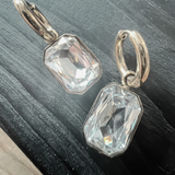 Joy Vandfast Statement Klar CZ Huggie 18K Guldbelagt