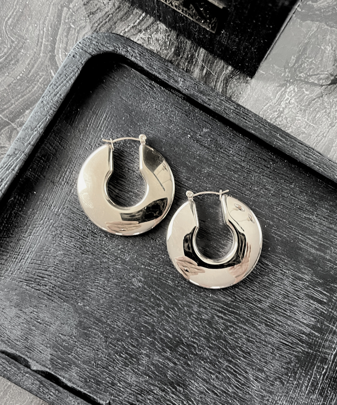 Courage Waterproof U-Turn Statement Earring 18K Gold Plating, DNSK Copenhagen