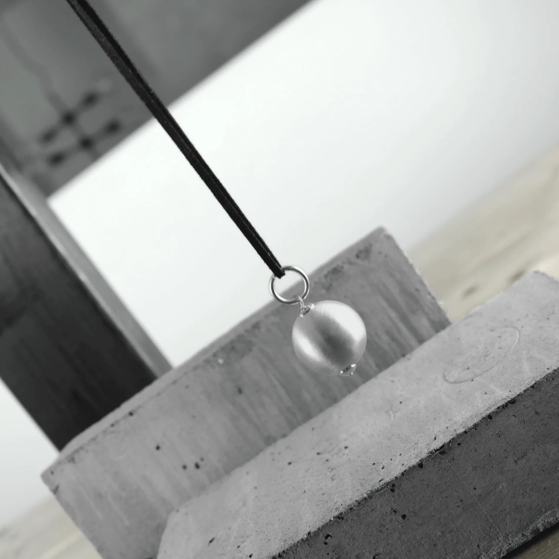 Tabitha Multi-Styleable Mega Ball Suede Necklace Silver PlatingDNSK Copenhagen