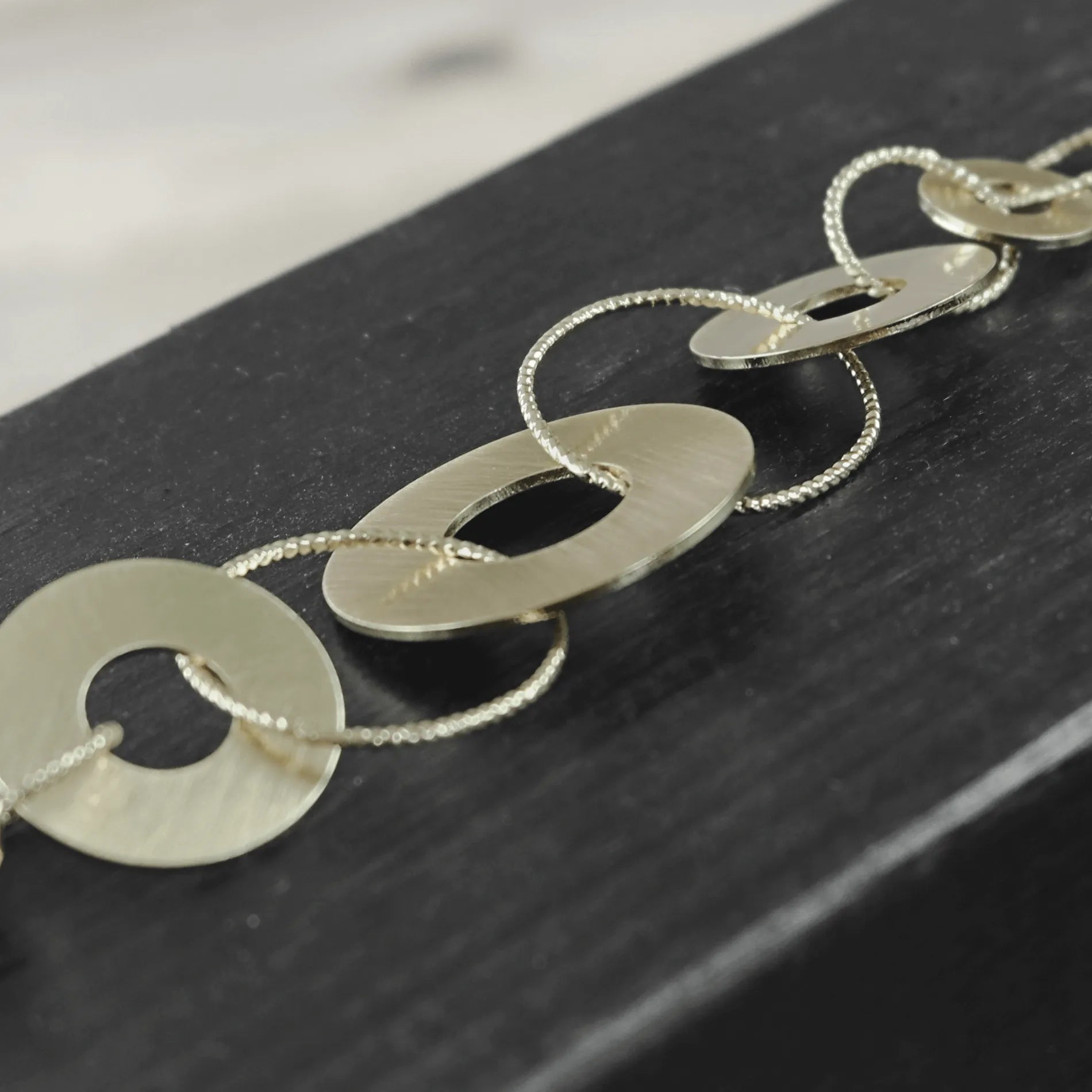 Diseño de joyería minimalista escandinava I ADN nórdico desde 1971 I Dansk Copenhagen