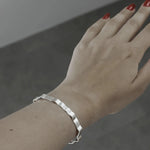 Alaya Small Wave Cuff Bracelet Silver Plating -DNSK Copenhagen