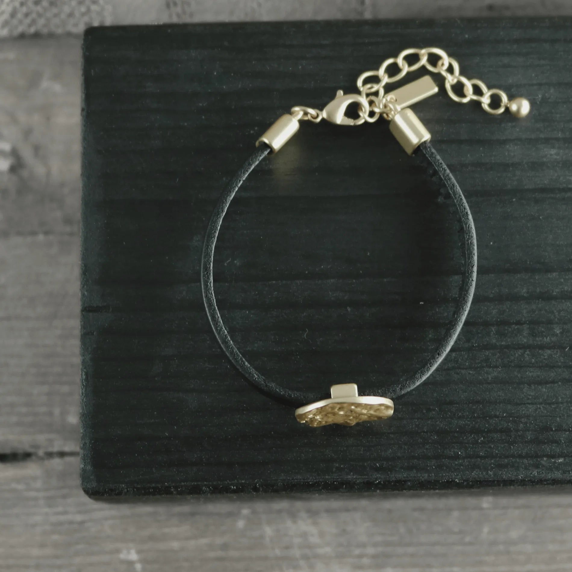 Bijoux scandinaves minimalistes I ADN nordique depuis 1971 I Dansk Copenhagen}