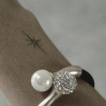 Audrey IN:STORE Magnet Pearl Mix læderarmbånd Sølvbelagt, DNSK Copenhagen
