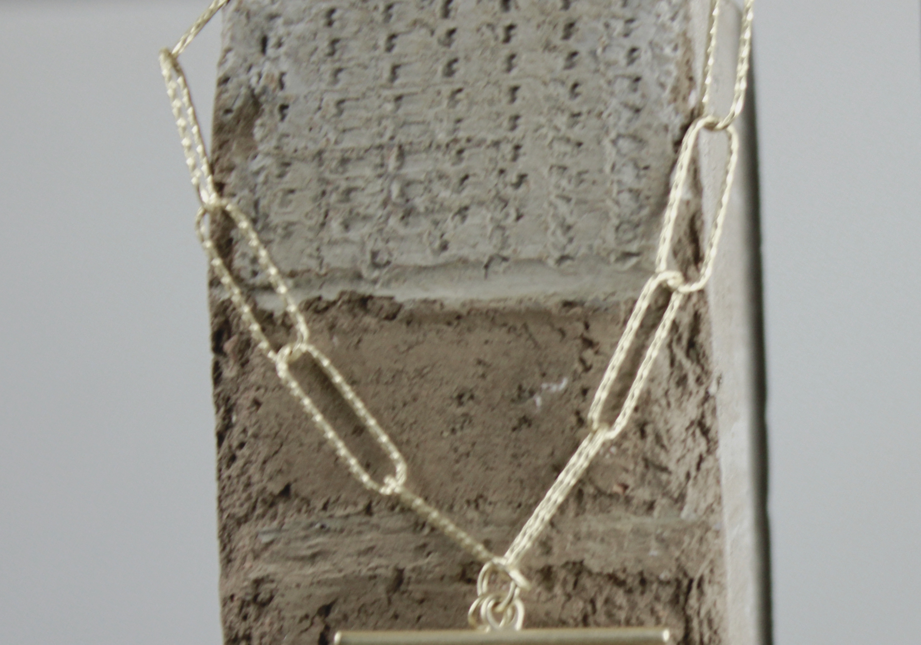 Tempeste IN:STORE T-bar Paperclip Bracelet Gold Plating, DNSK Copenhagen