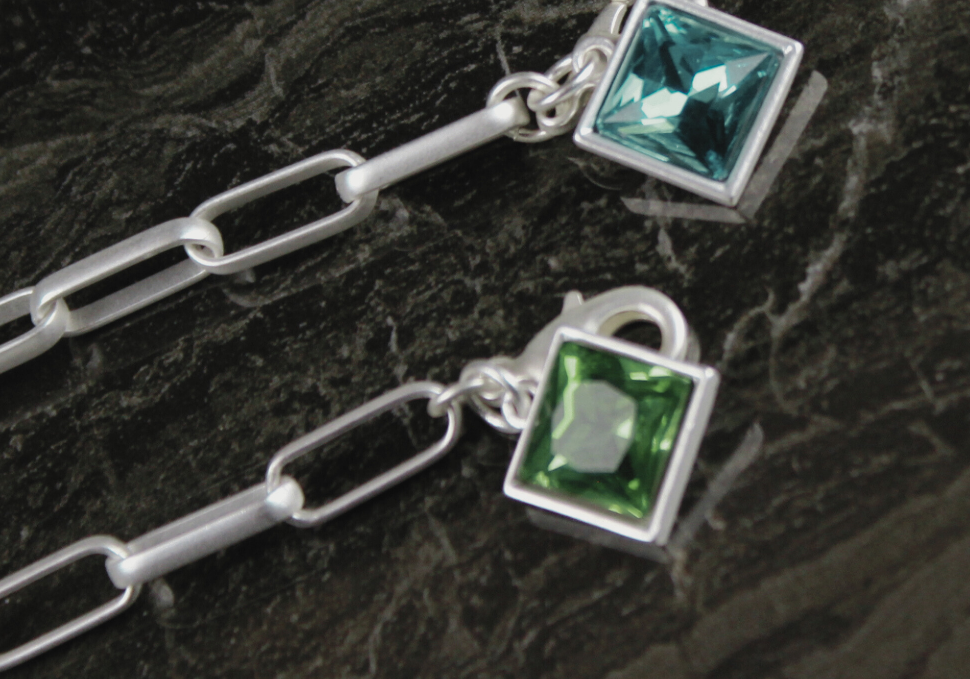 Audrey IN:STORE Emerald Bracelet Silver Plating, DNSK Copenhagen