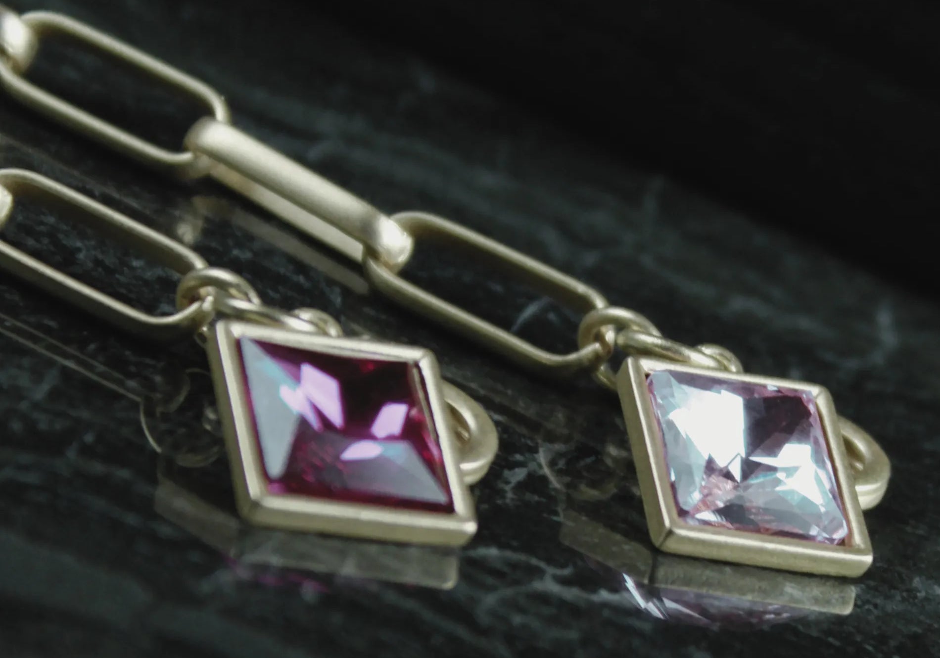 Audrey IN:STORE Fuchsia Bracelet Gold Plating, DNSK Copenhagen
