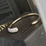 Joy Waterproof CZ Gap Cuff Pulsera chapada en oro de 18 quilates, Dansk Copenhagen