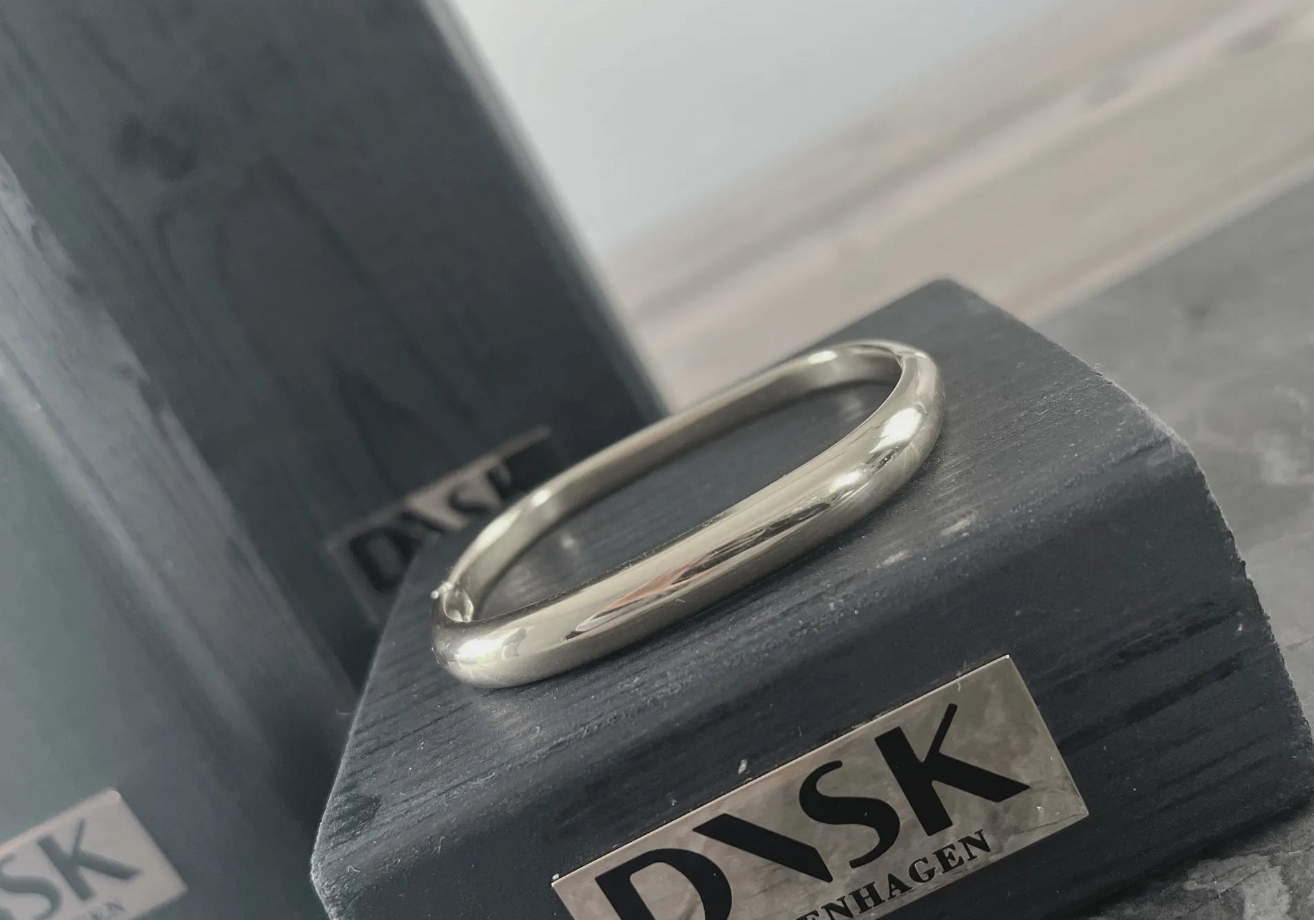 Passion Waterproof Square Cuff Bracelet plaqué argent, DNSK Copenhagen