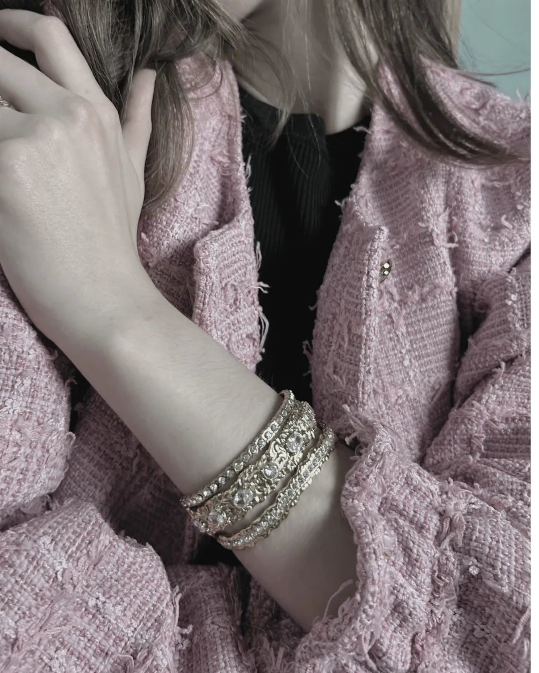 Joy Waterproof Bracciale con pietre CZ grandi e naturali Cuff Bracciale placcato in oro 18 carati -DNSK Copenhagen